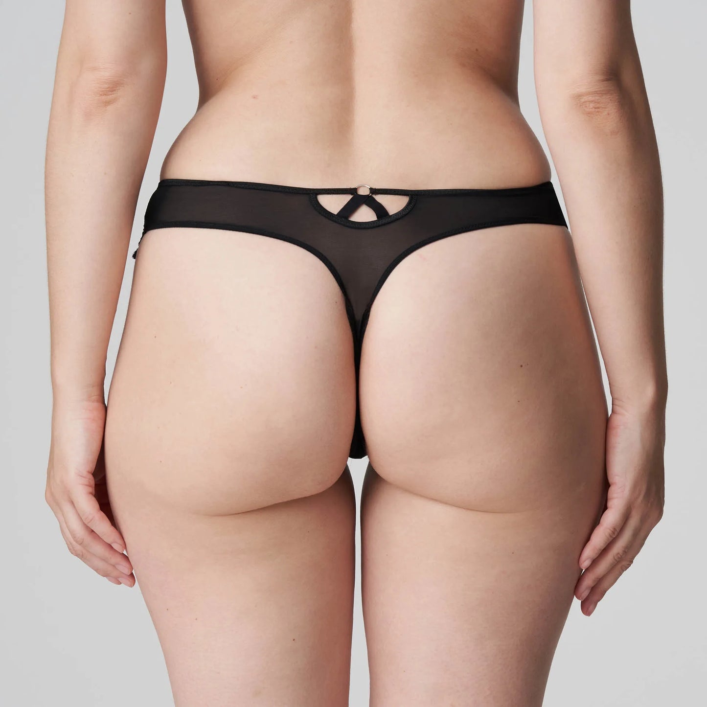 FIRST NIGHT String (Schwarz)