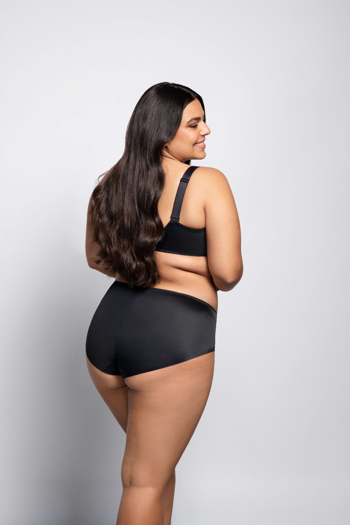 EMILY BH Cup H-N (Schwarz)