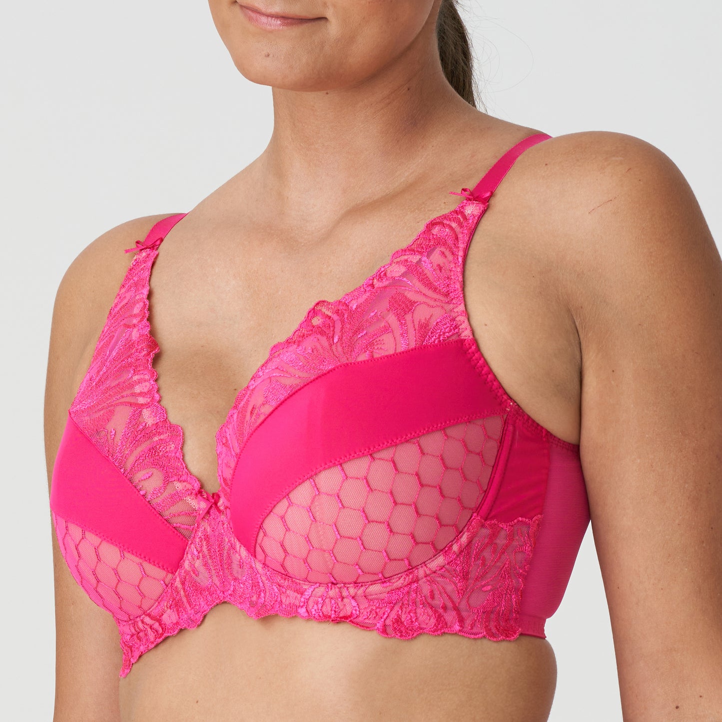 DISAH Tiefdekollierter BH halbunterlegt (Electric Pink)