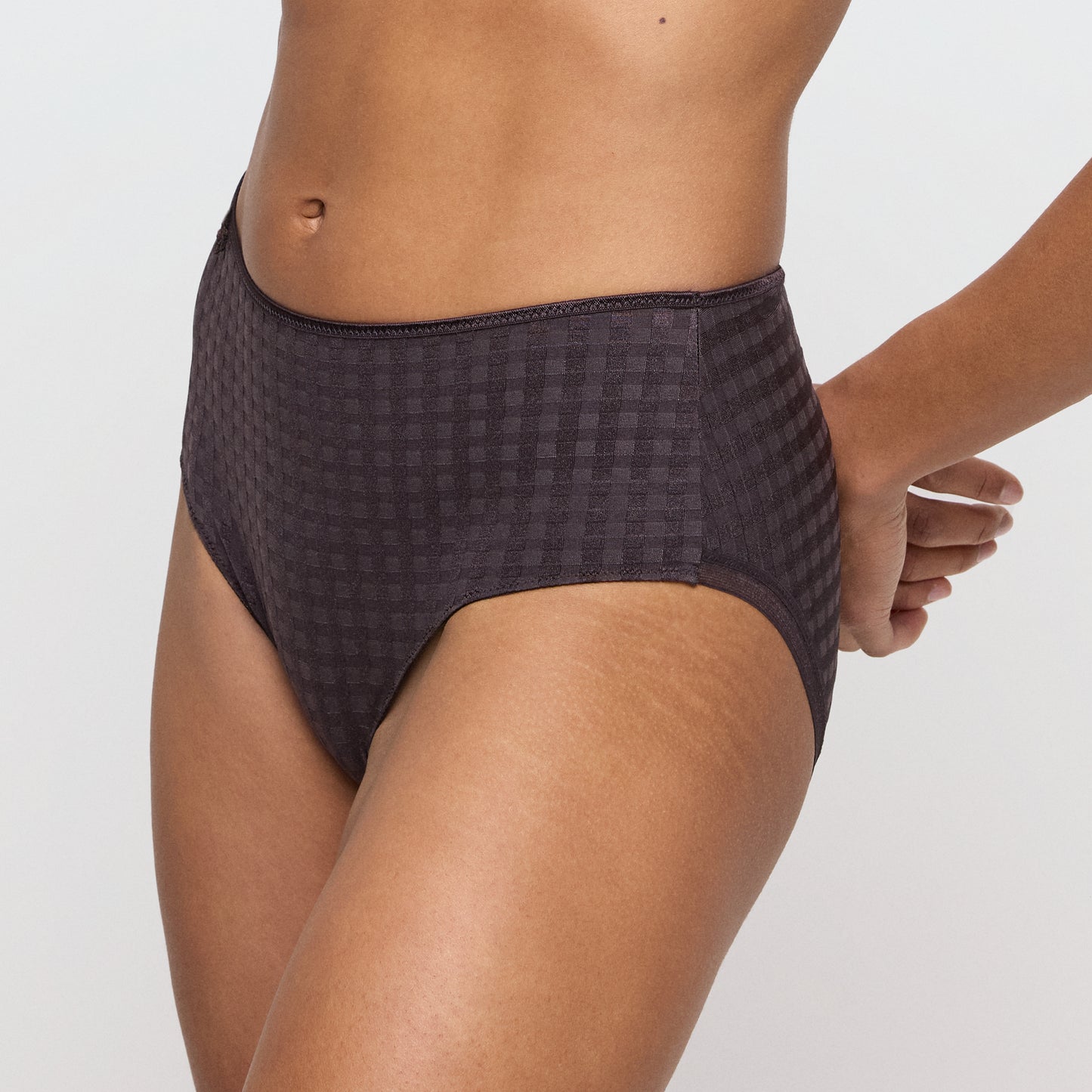 AVERO Taillenslip (Sweet Chocolate) 38