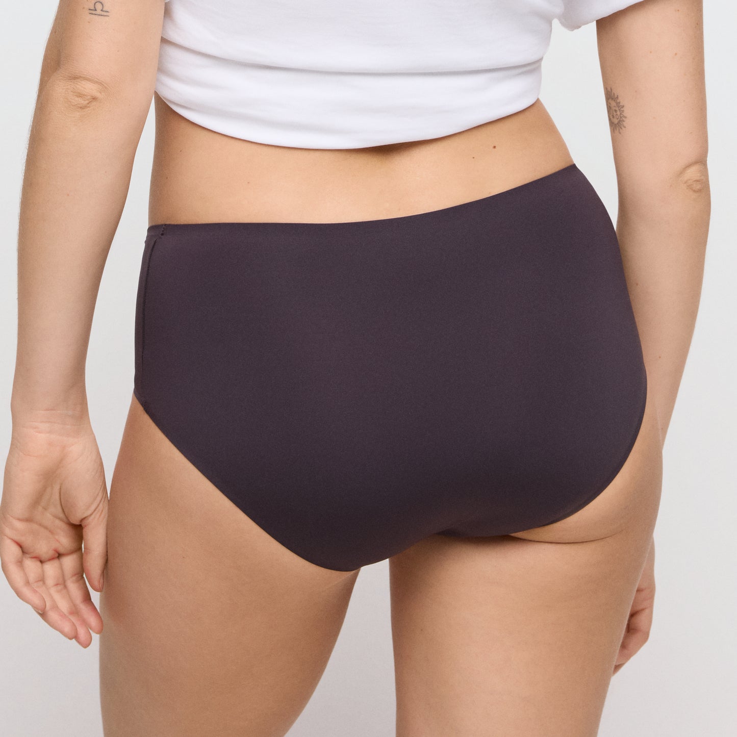 COLOR STUDIO Short (Sweet Chocolate) 36