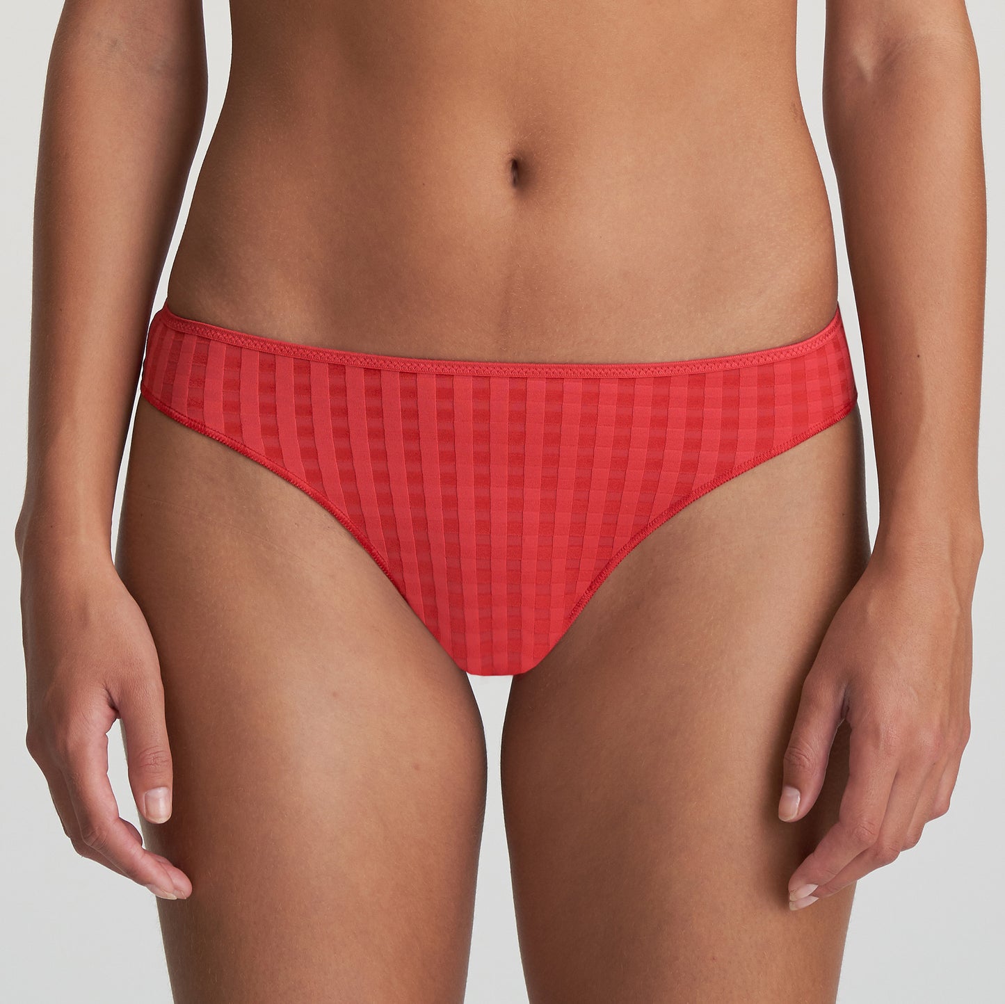 AVERO String (Scarlet)
