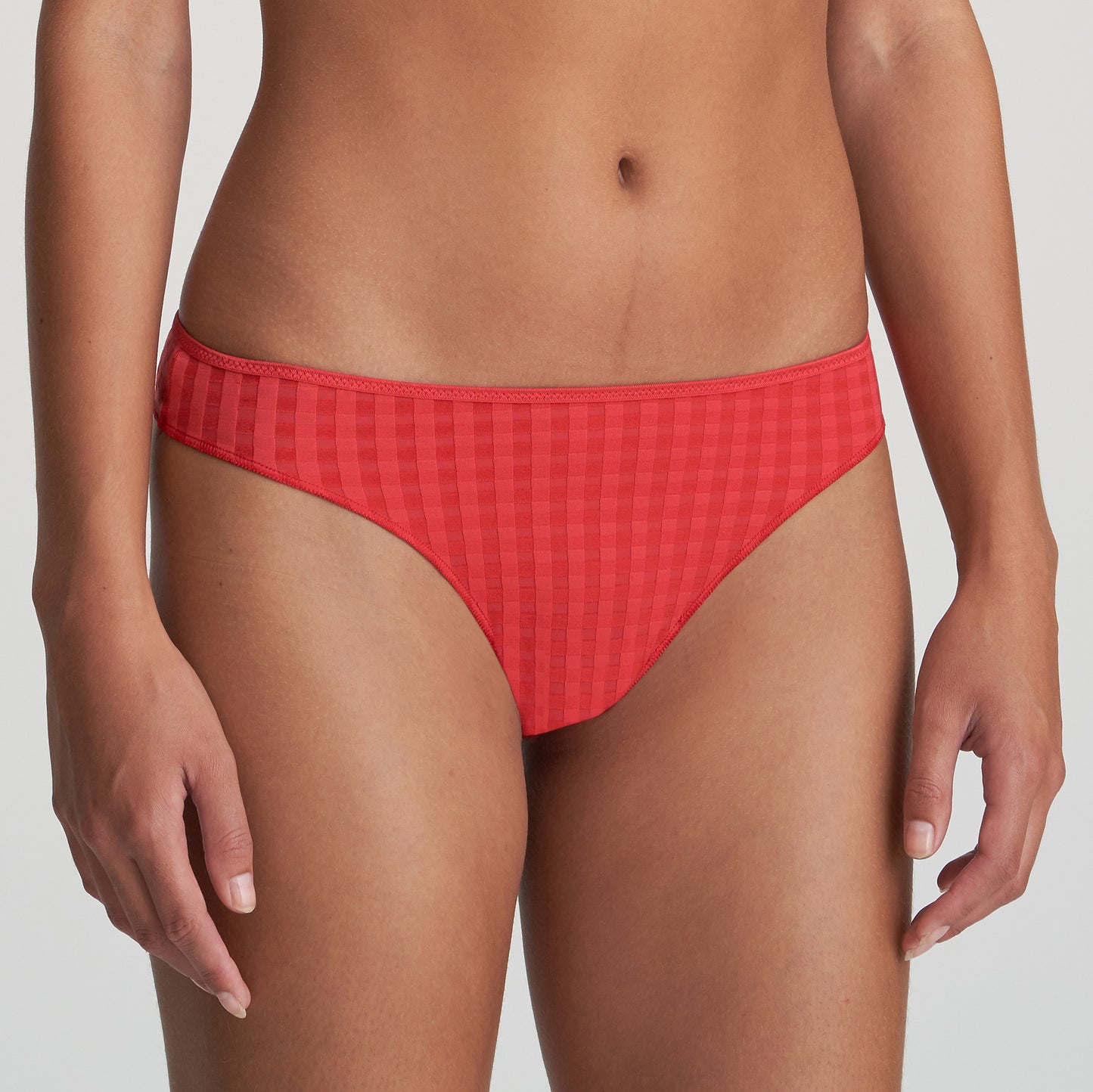 AVERO String (Scarlet)