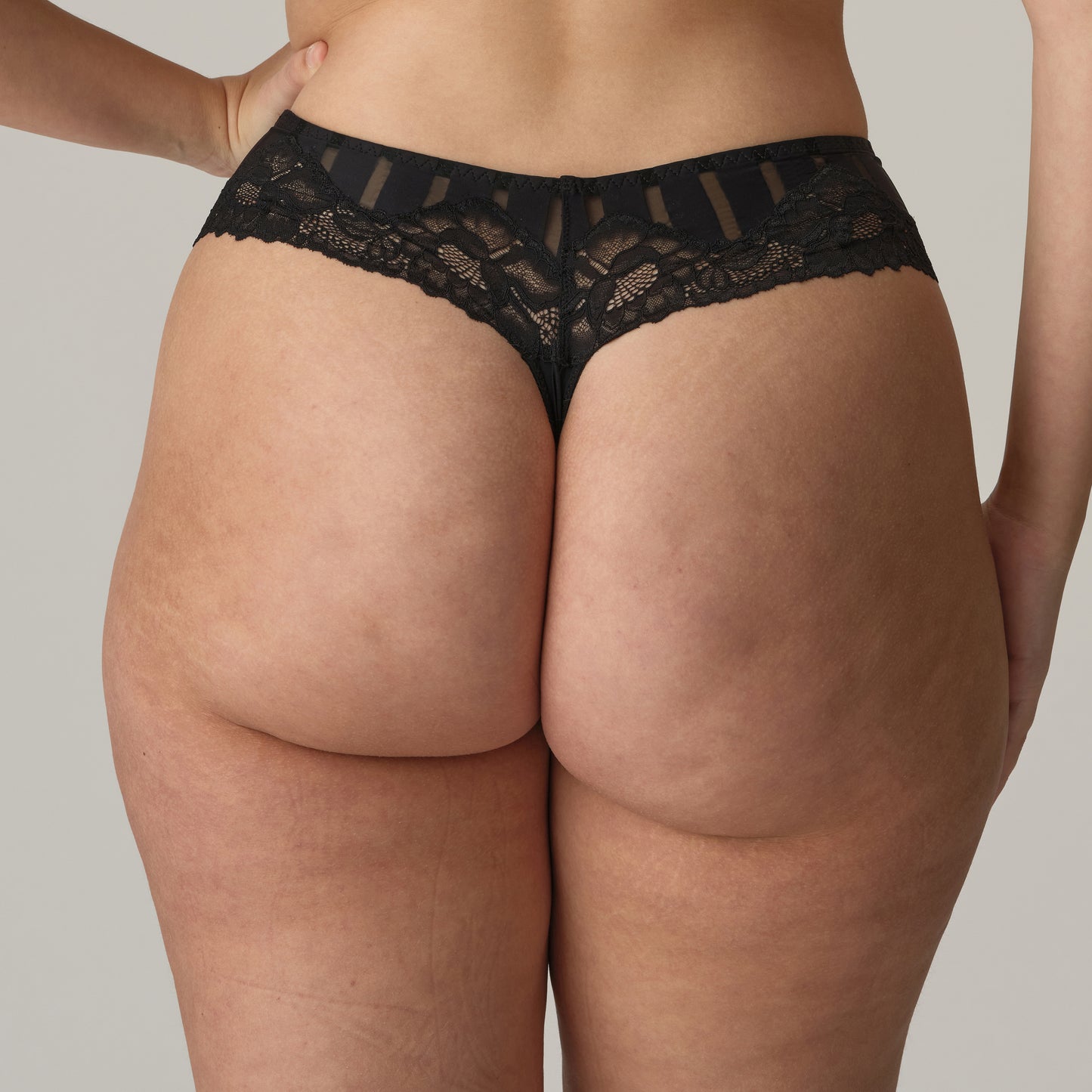 MALDIVES String (Schwarz)