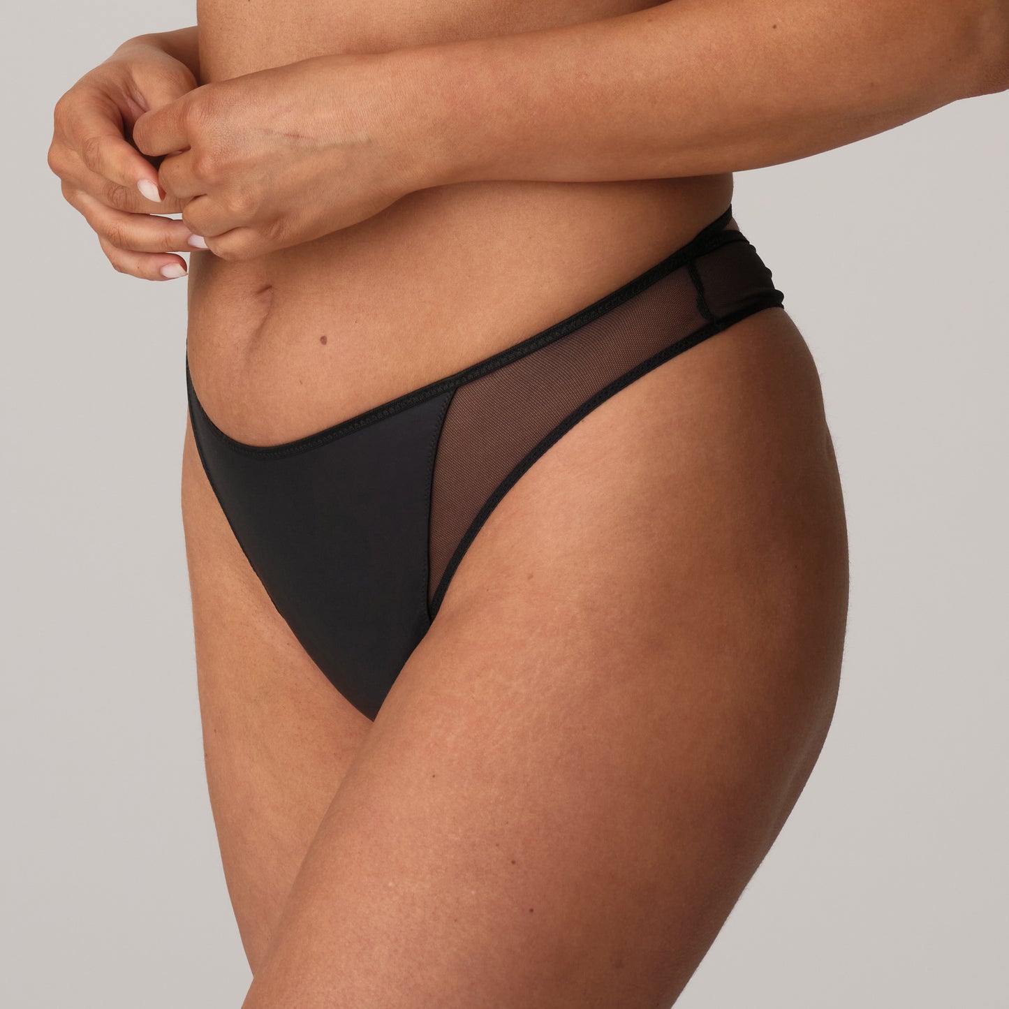 ZIPOLITE String (Schwarz)