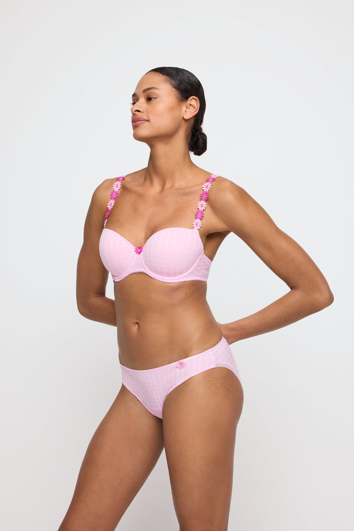 AVERO Rioslip (Lily Rose) 36