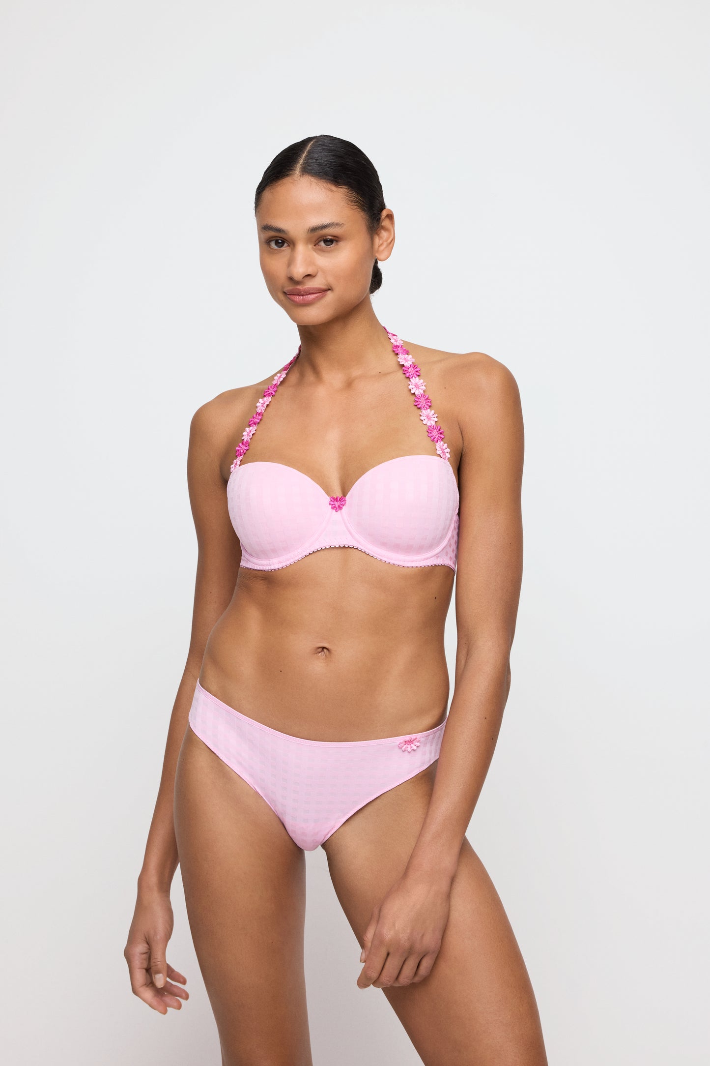 AVERO Rioslip (Lily Rose) 36