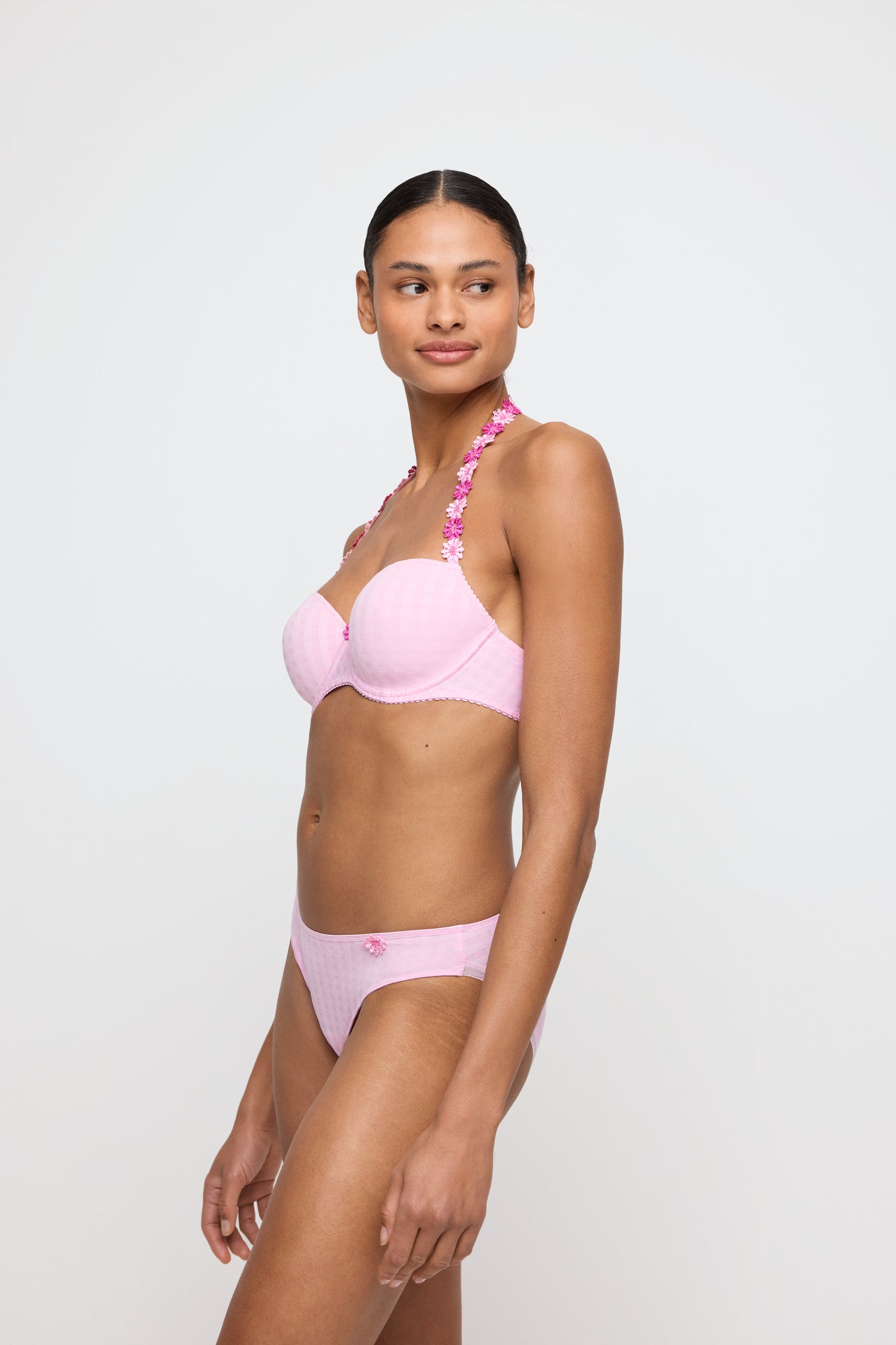 AVERO Rioslip (Lily Rose) 36