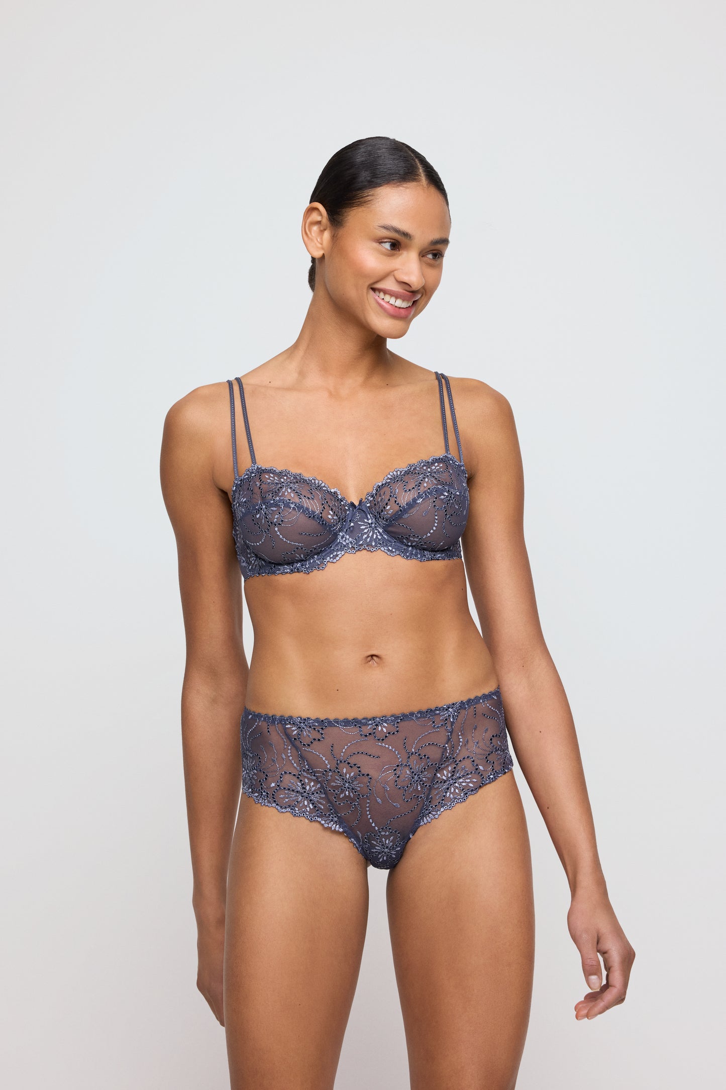 JANE Luxus String (Blue Shadow) 36