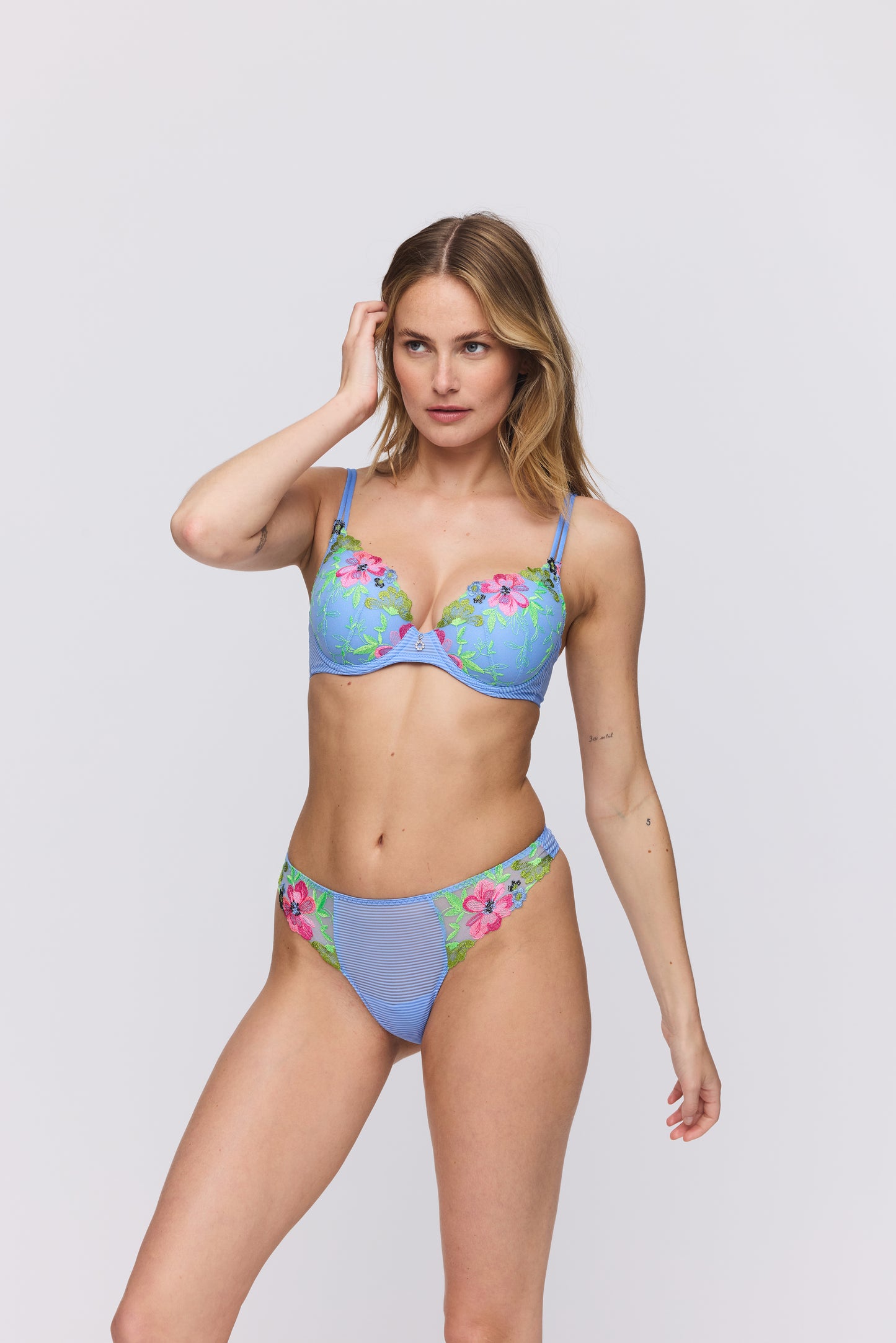 ODILLY String (Santorini Blue)