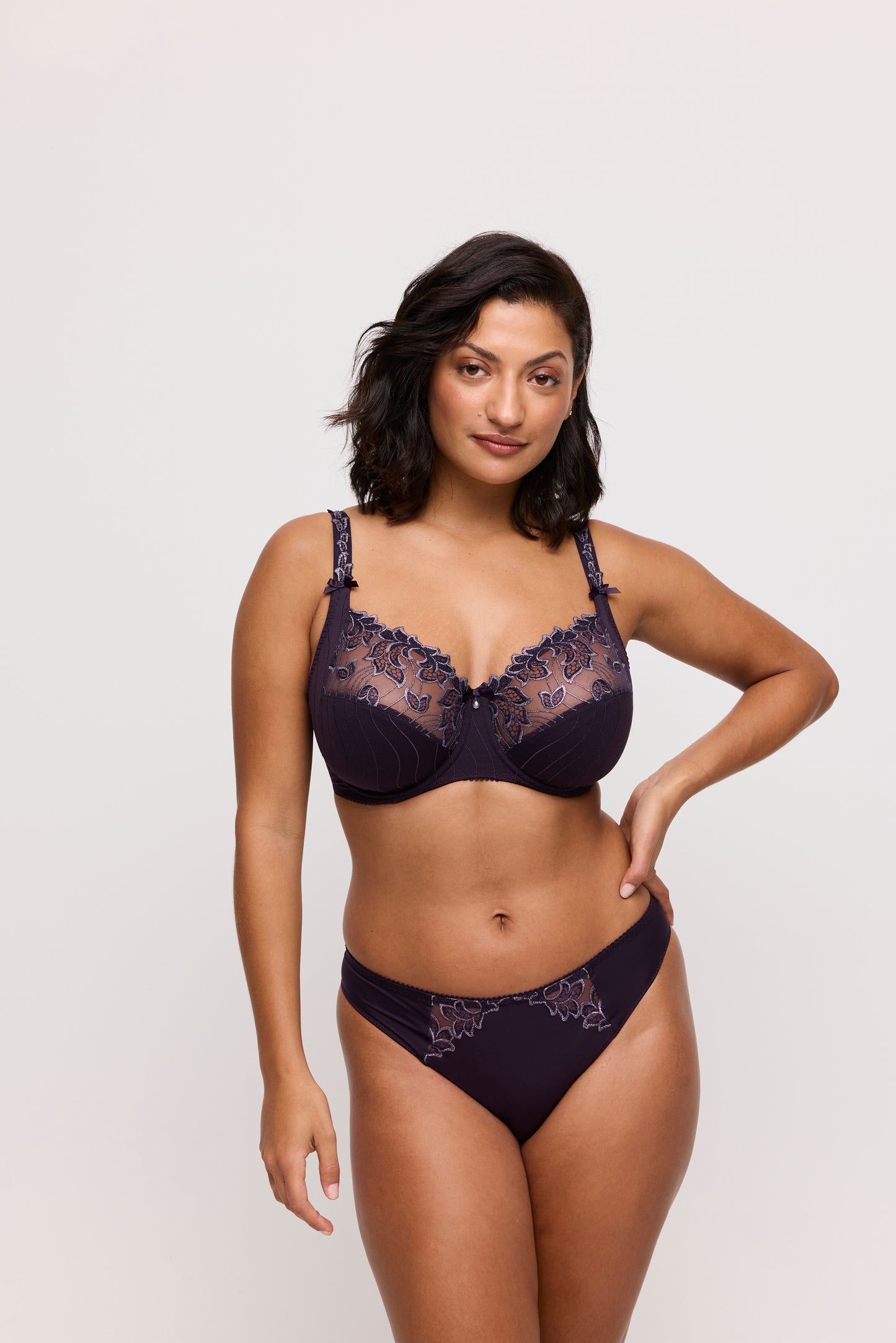 DEAUVILLE String (Amethyst Gem) 38