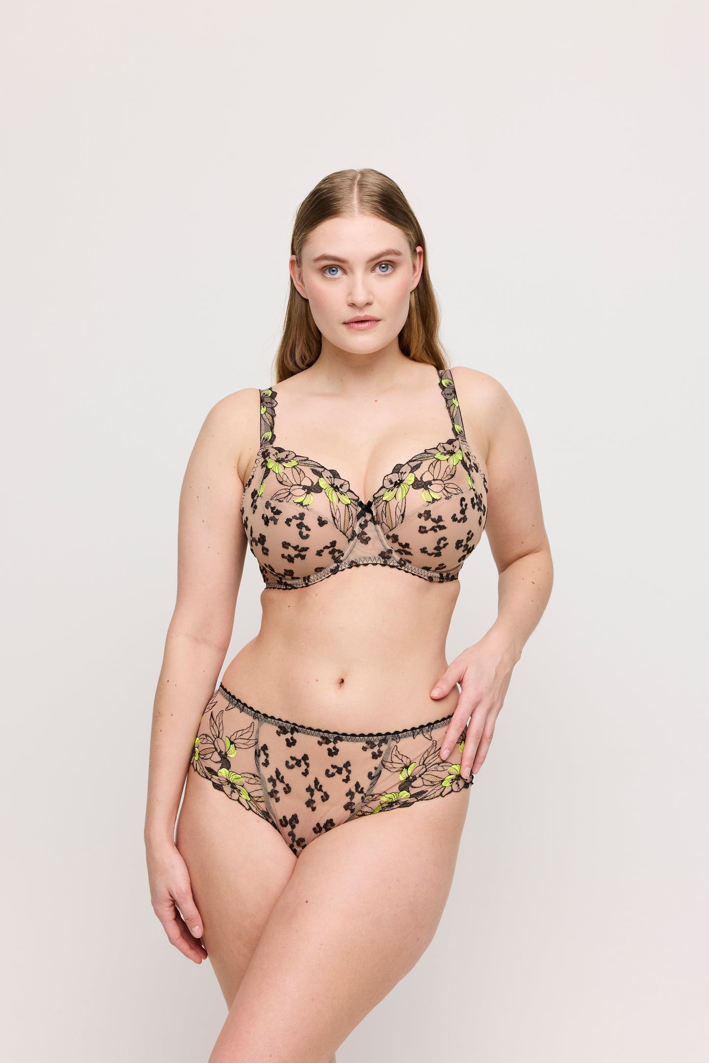 MANALI Hotpants (Wild Bloom) 36
