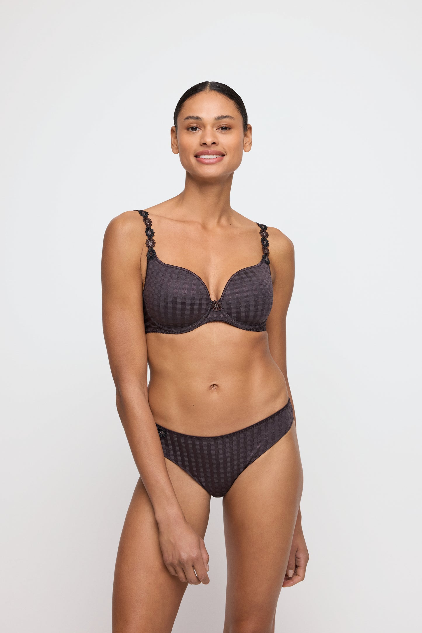 AVERO Rioslip (Sweet Chocolate) 36