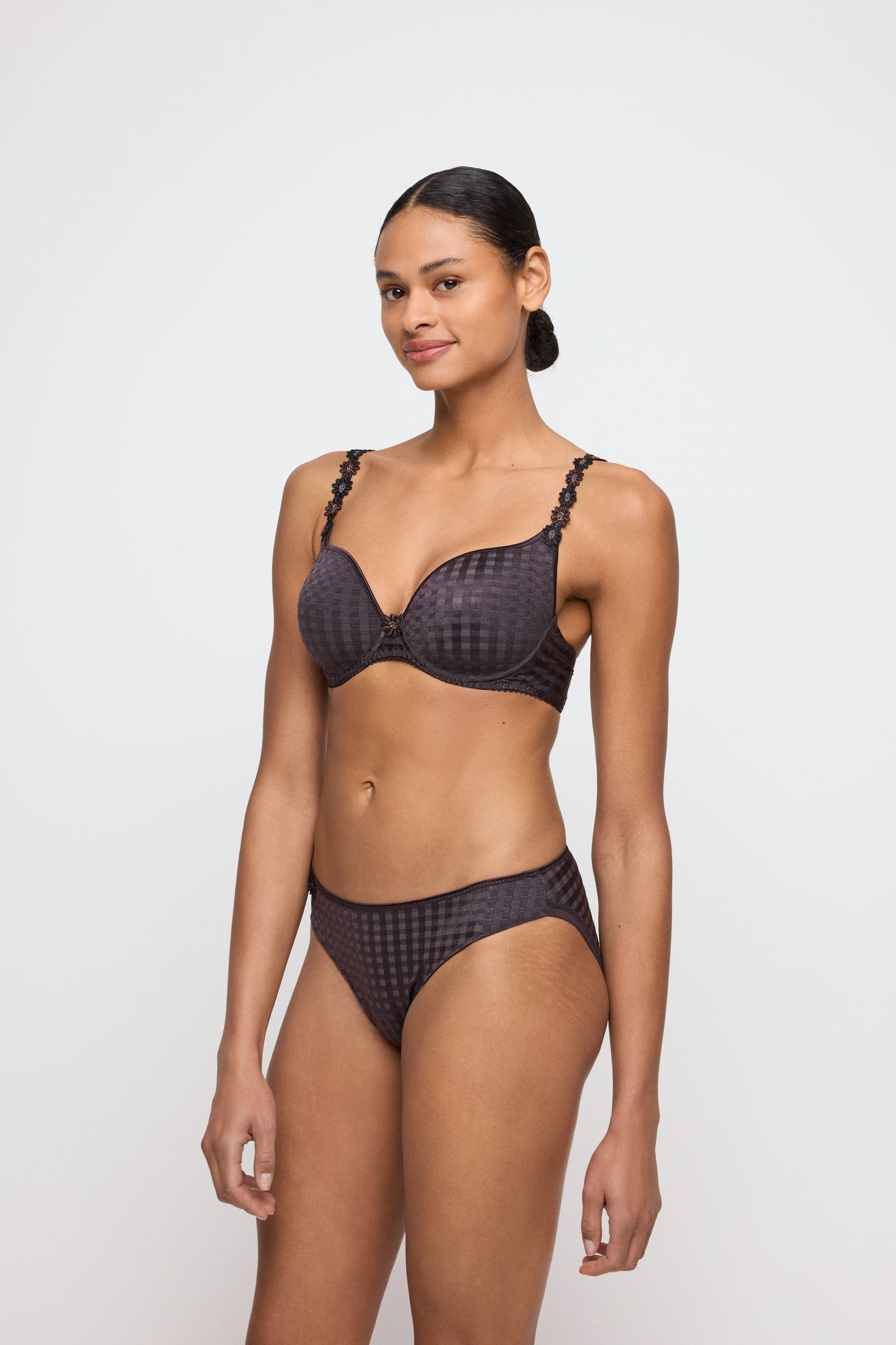 AVERO Rioslip (Sweet Chocolate) 36