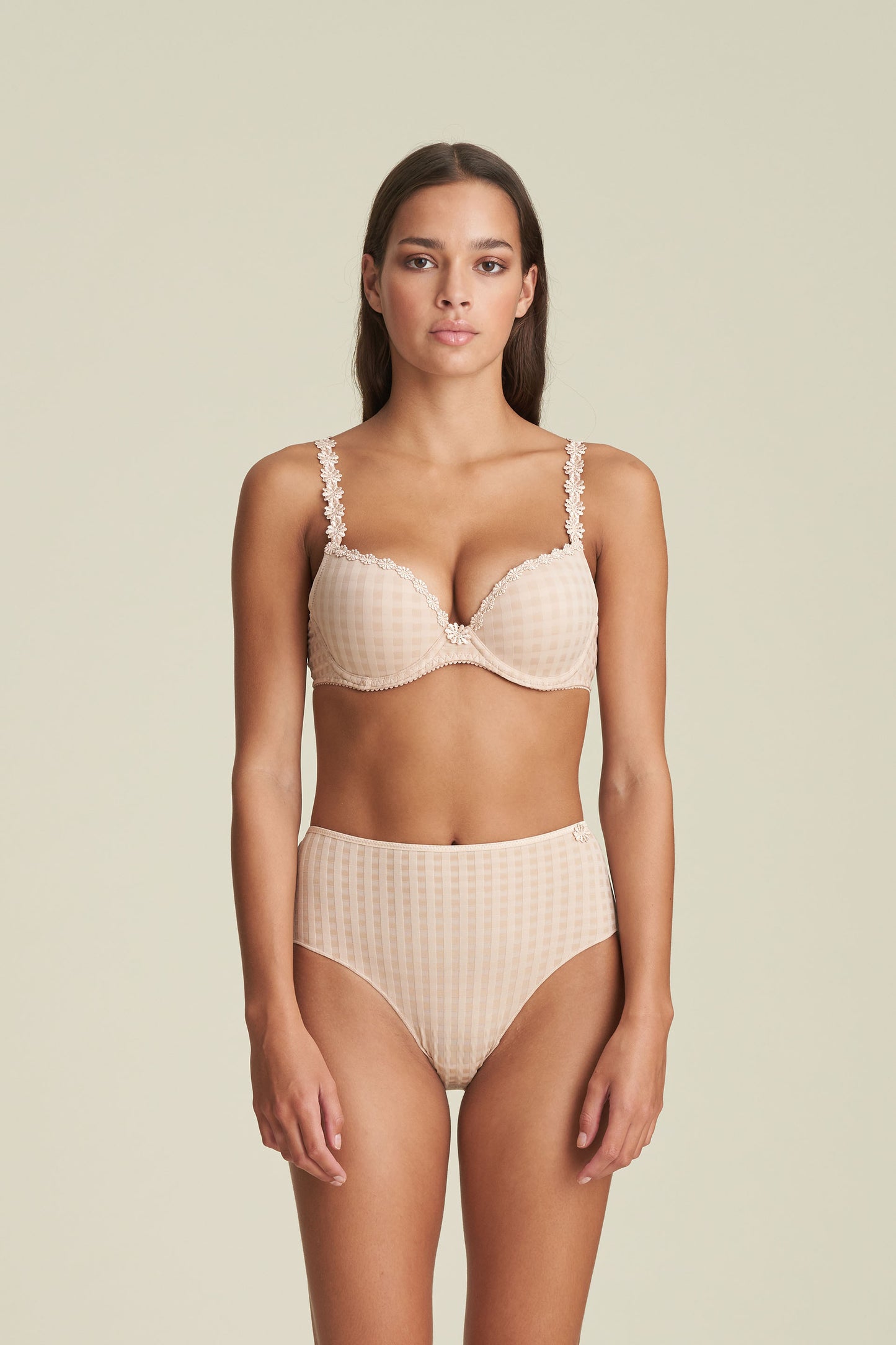 AVERO Push-up BH