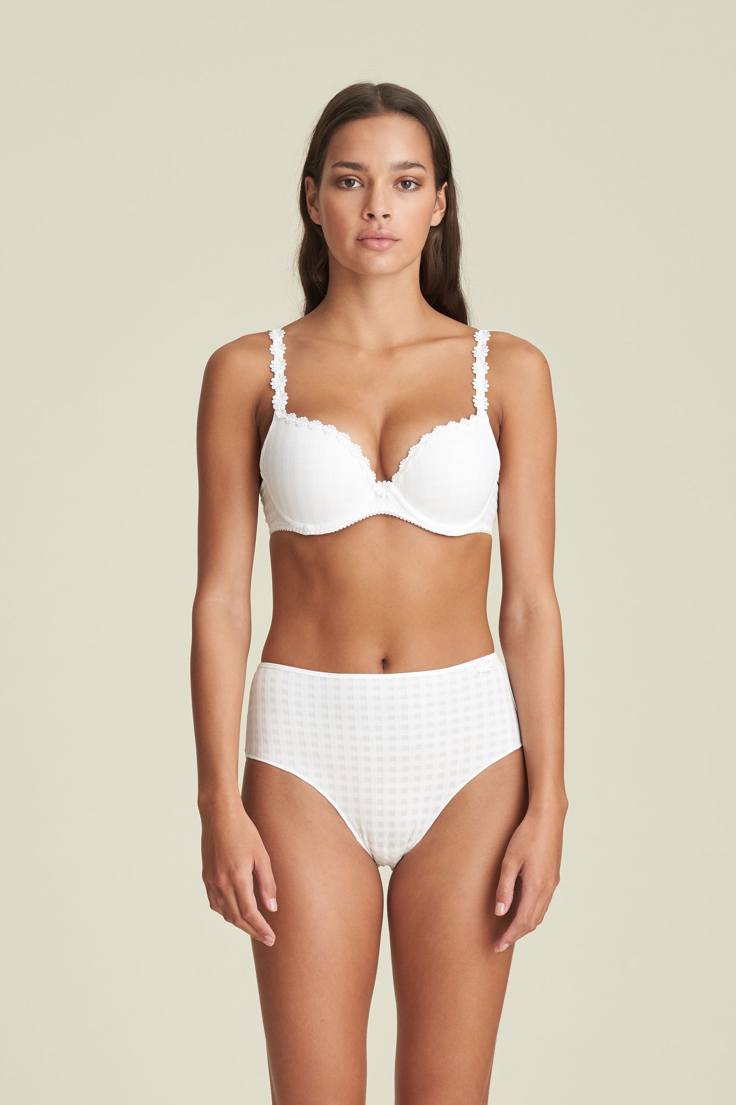 AVERO Push-up BH (Weiss)
