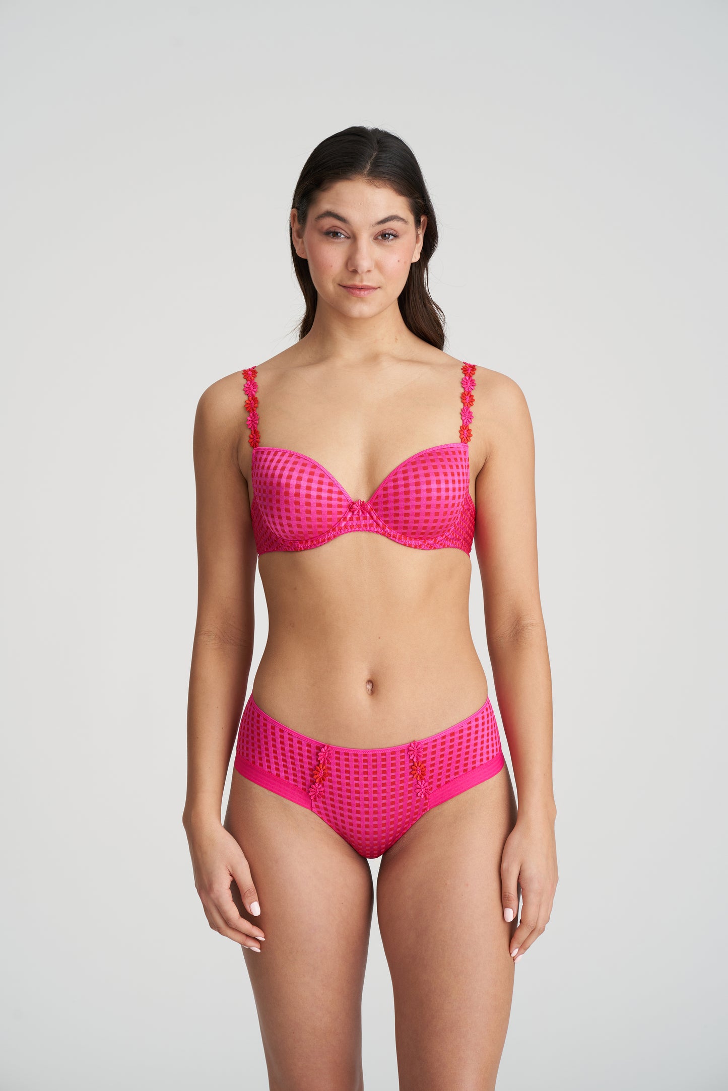 AVERO Short-Hotpants (Electric Pink)