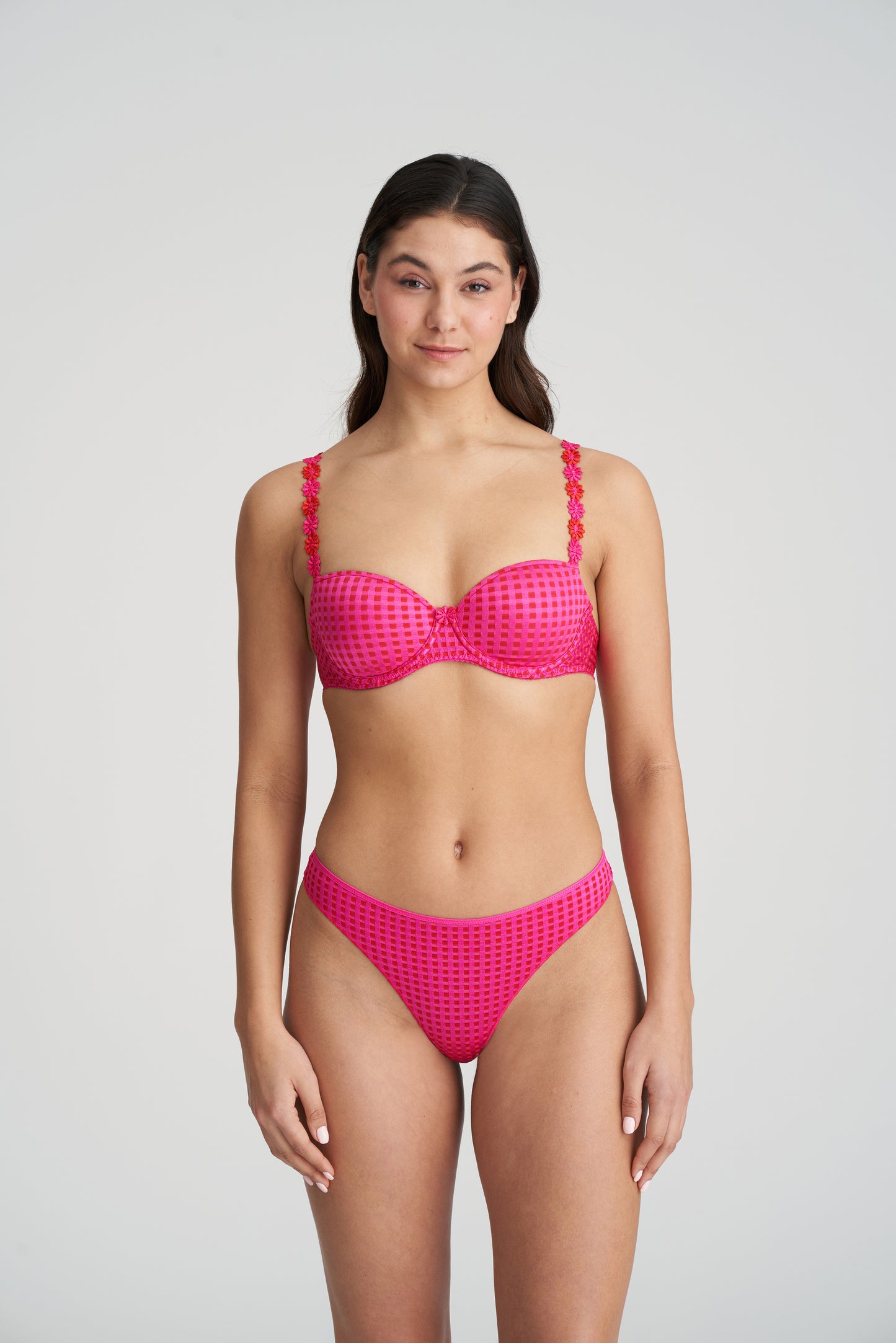 AVERO String (Electric Pink)