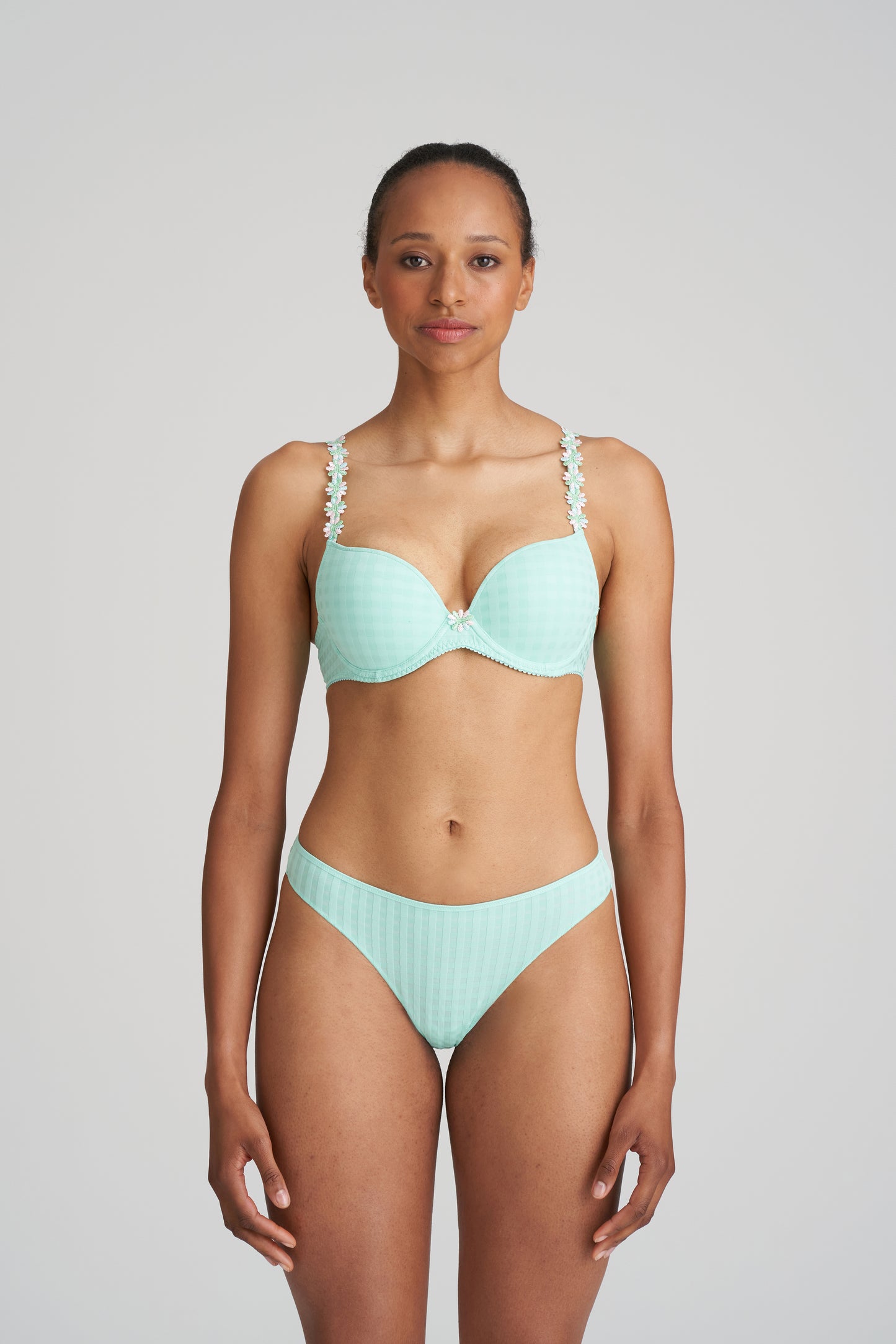 AVERO String (Miami Mint)
