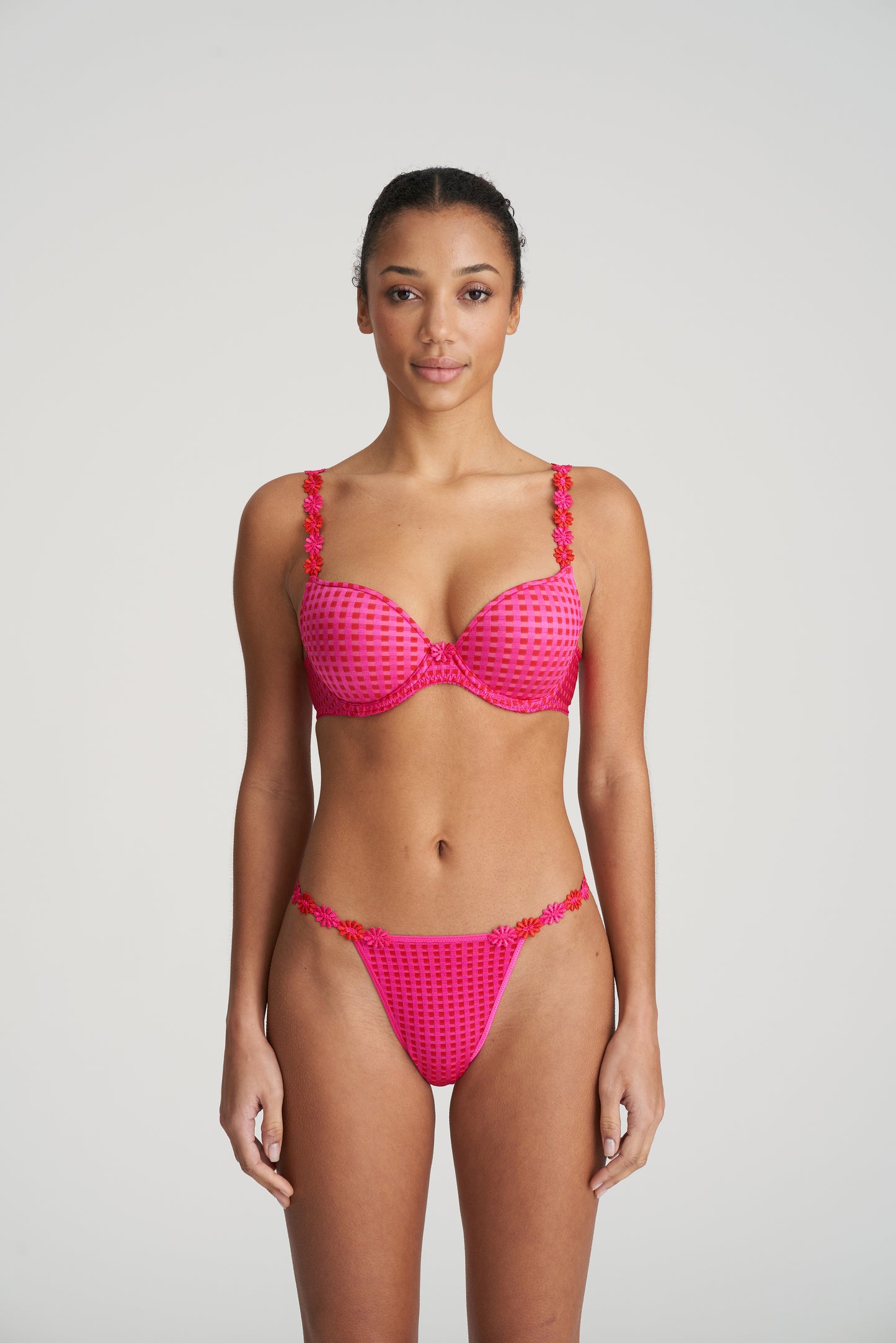 AVERO String (Electric Pink)