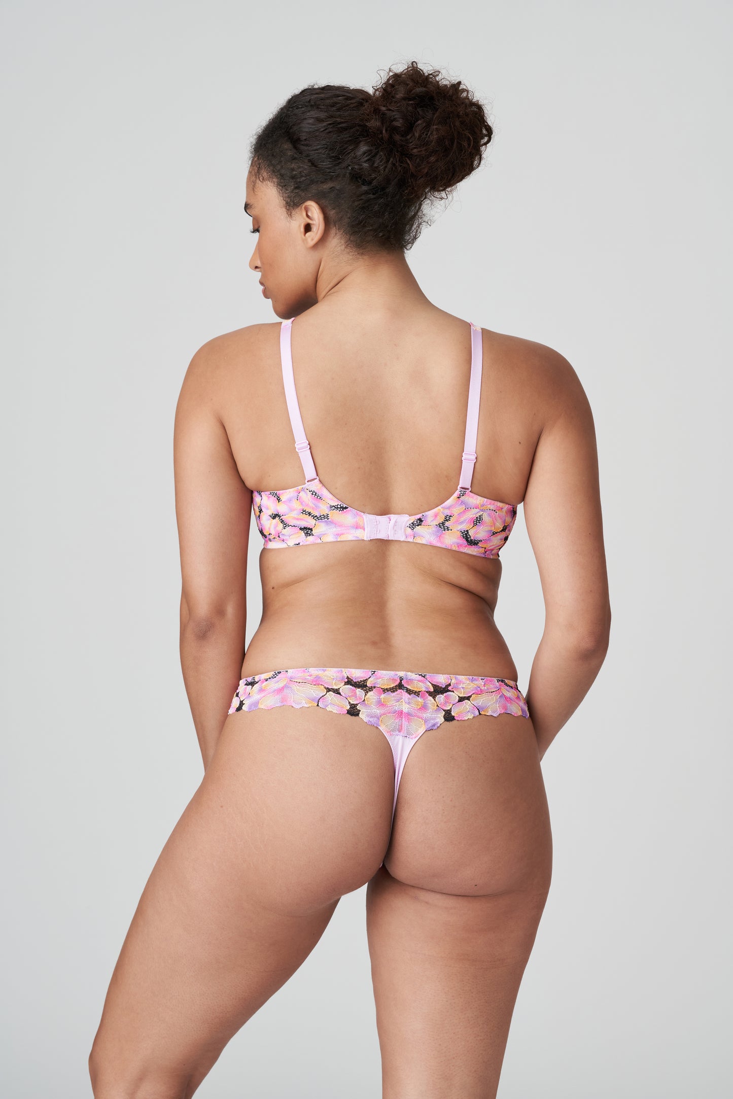 VIA ALEGRE String (Peony Pink)