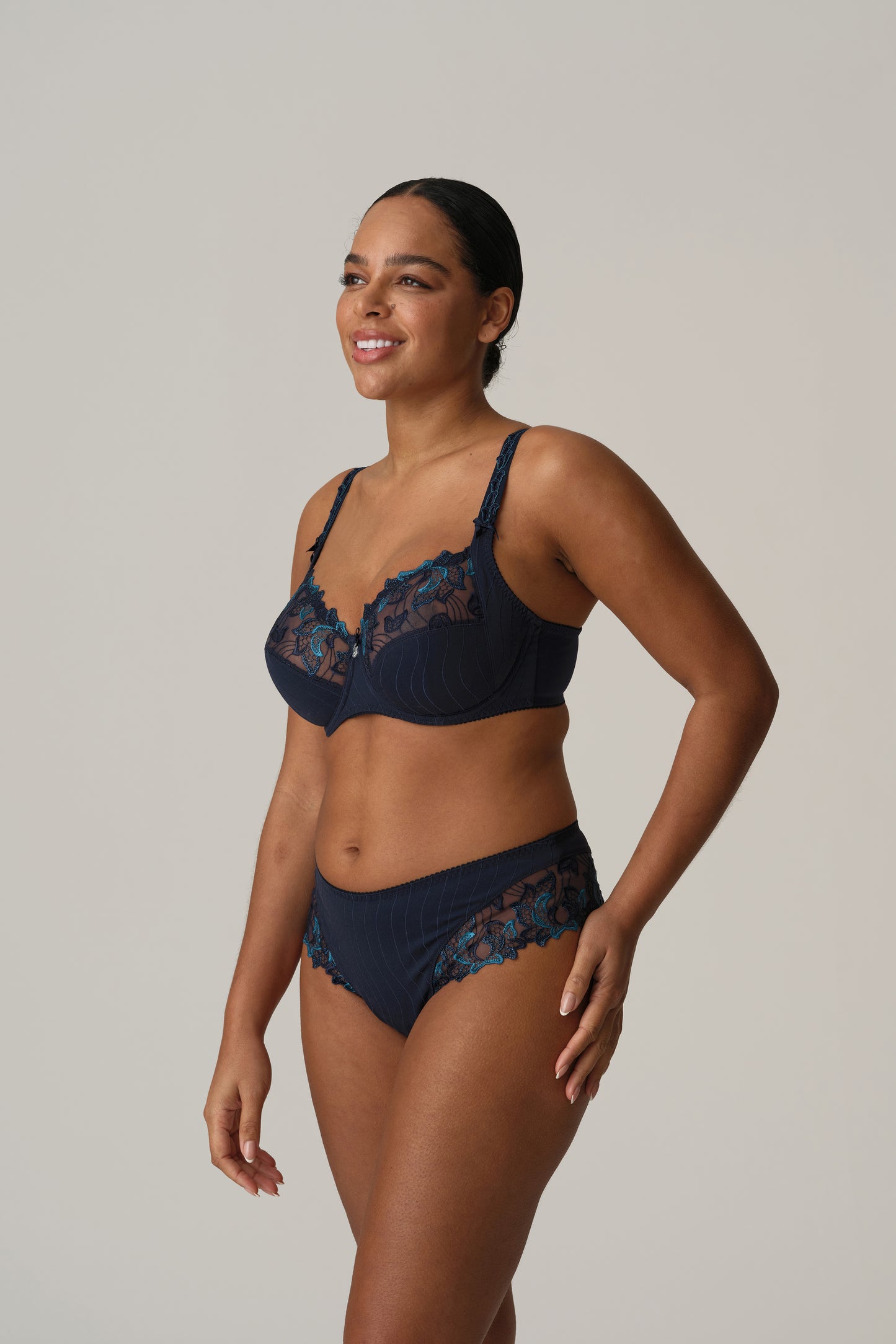 DEAUVILLE Luxus String (Velvet Blue)