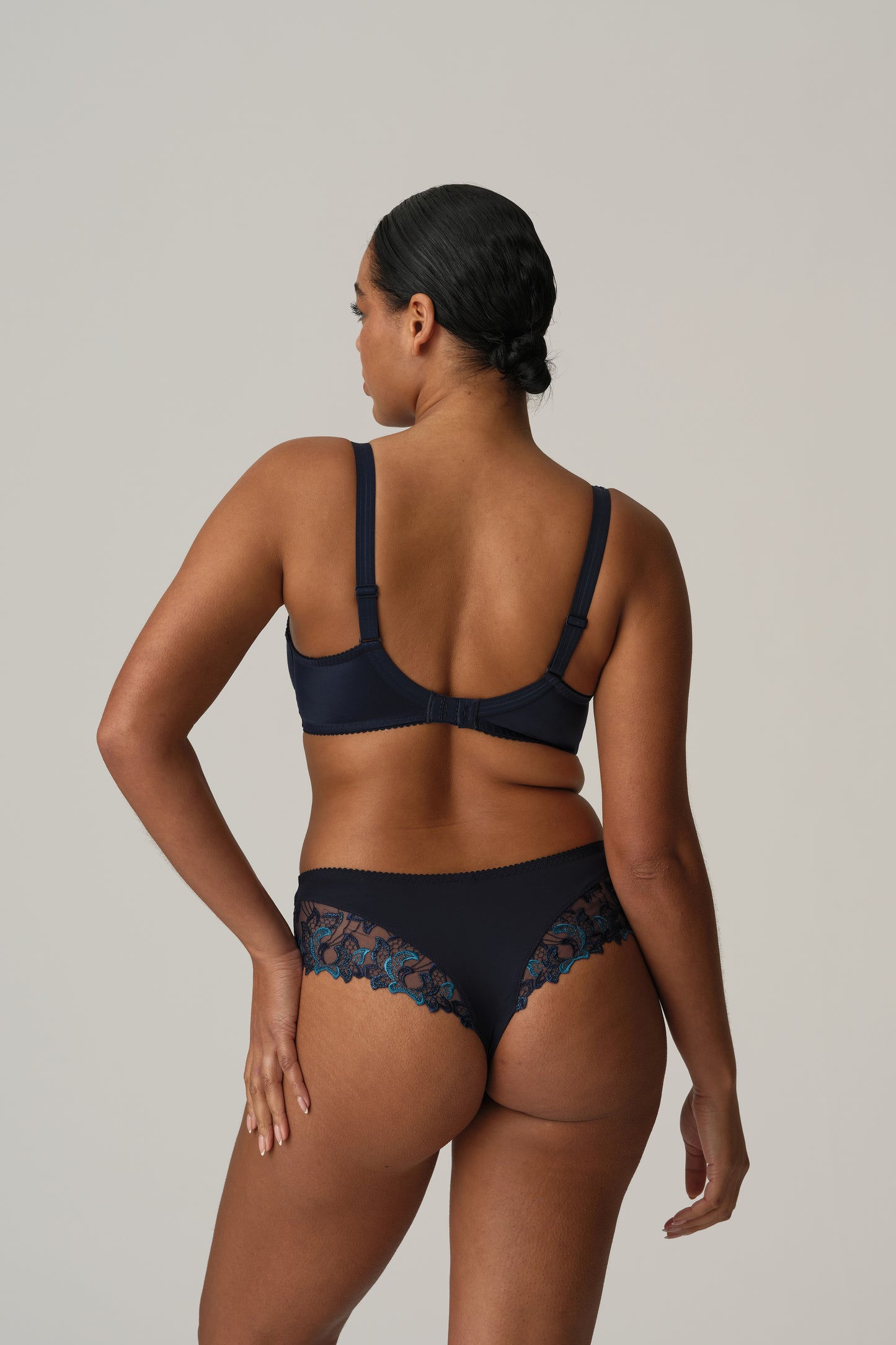 DEAUVILLE Luxus String (Velvet Blue)