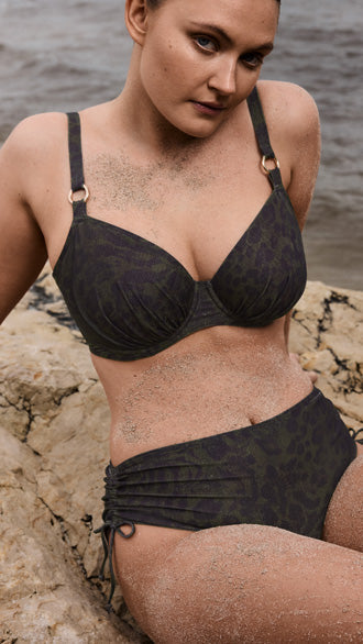  Bademoden Serie Ratjada von PrimaDonna: Leoprint Bikini für große Cups.