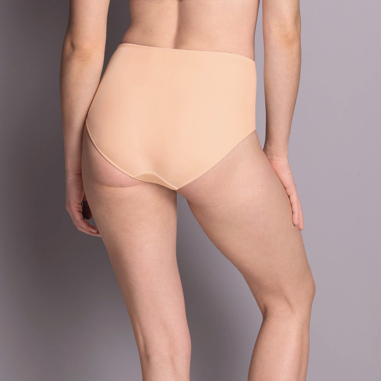 LUCIA Taillenslip (Light Powder)