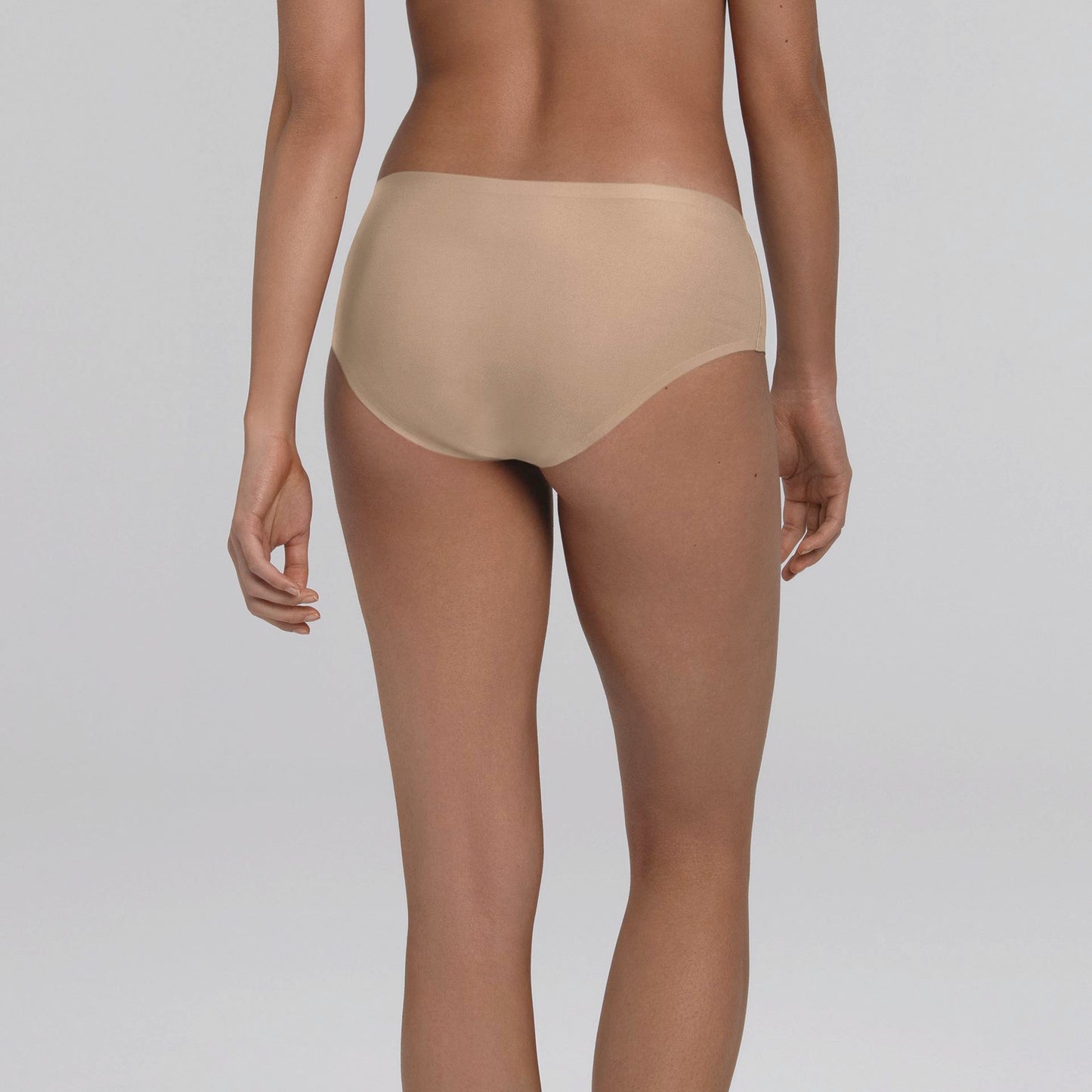 ESSENTIALS Taillenslip (Deep Sand)