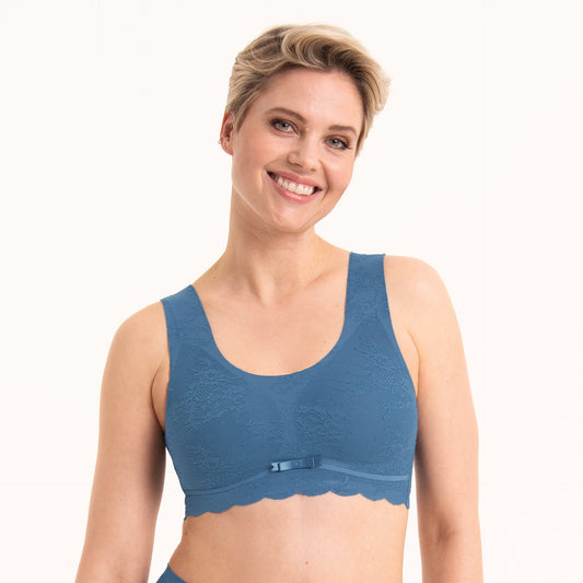 ESSENTIAL LACE Bralette (Blue Heaven)