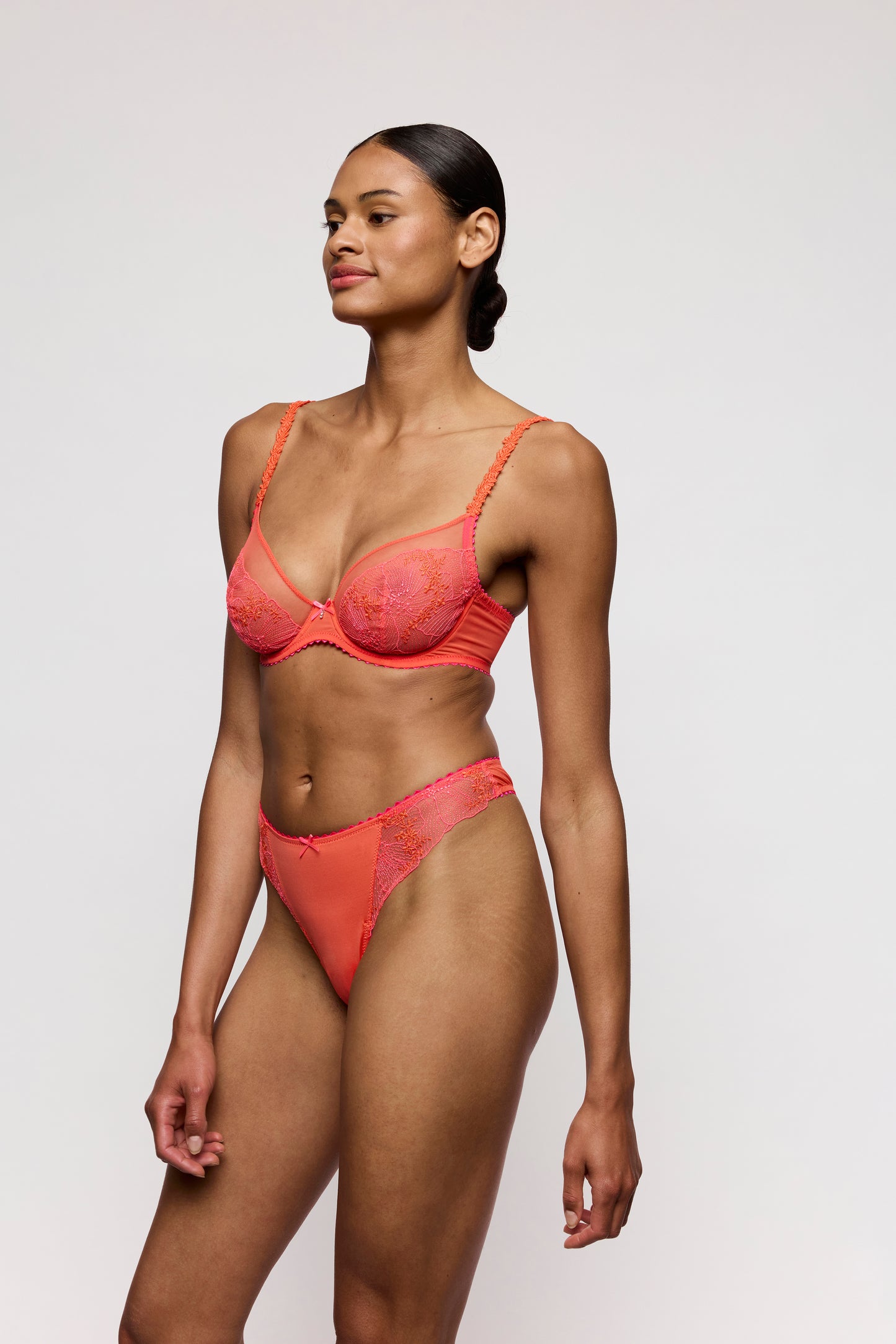 SOLENE Tiefdekolletierter BH