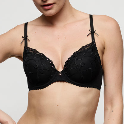 NOOVA Unterlegter BH Herzform