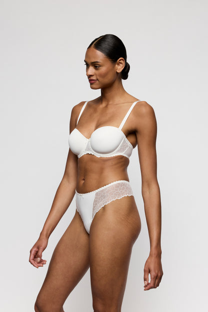 AZELIE String
