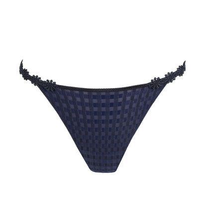 AVERO Mini String