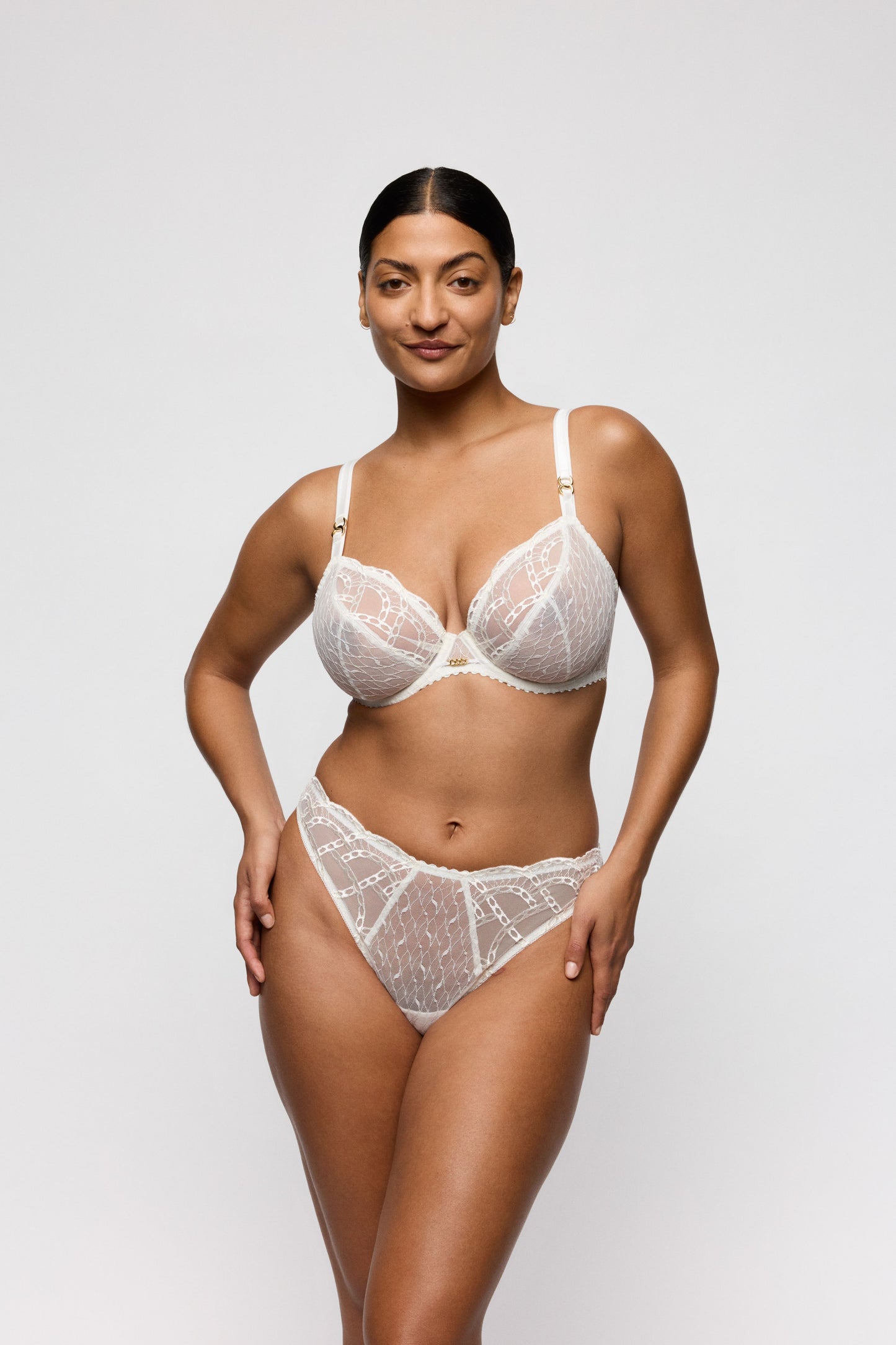 NAICA Tiefdekolletierter BH