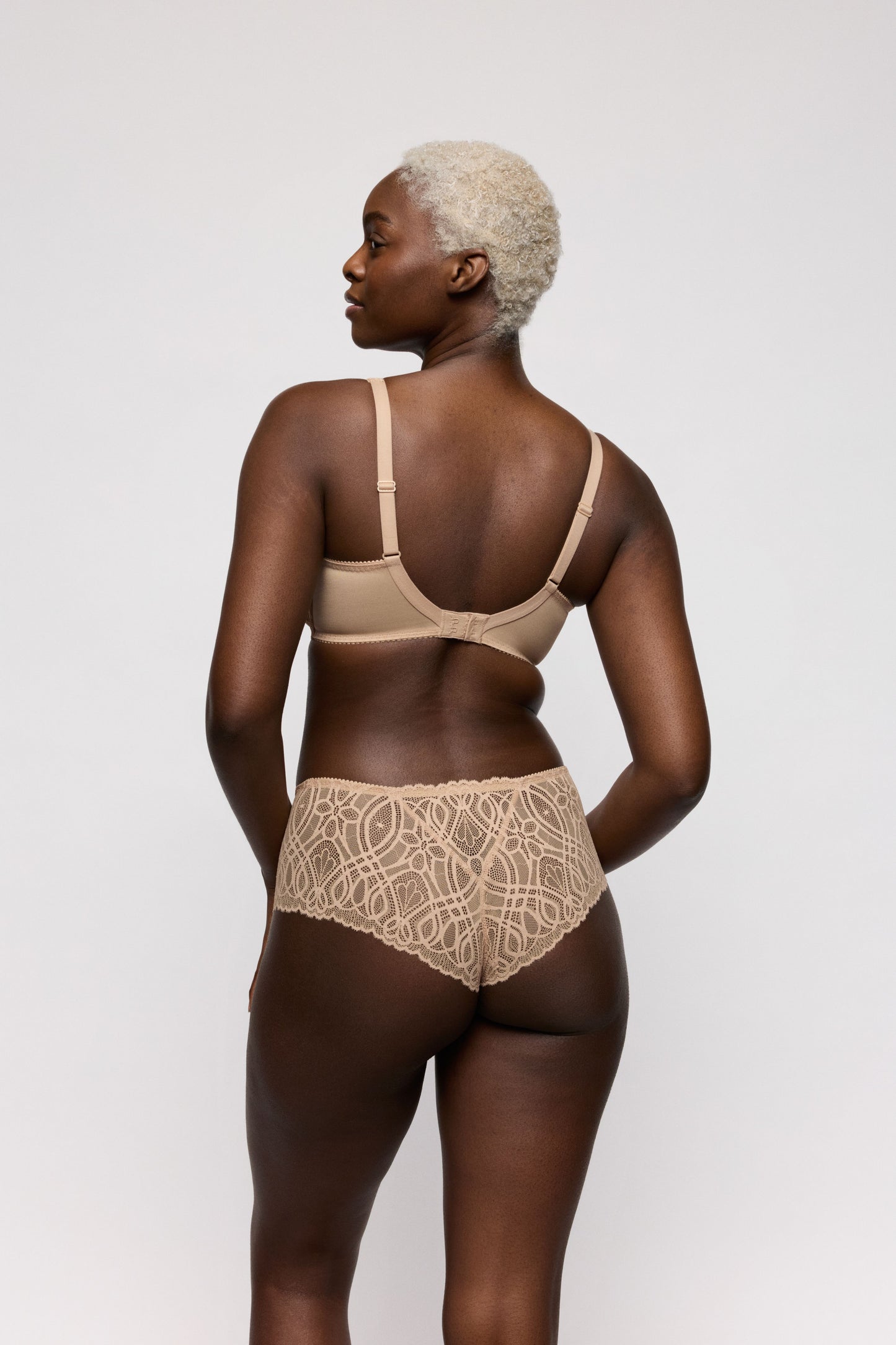 SALERNO Luxus String