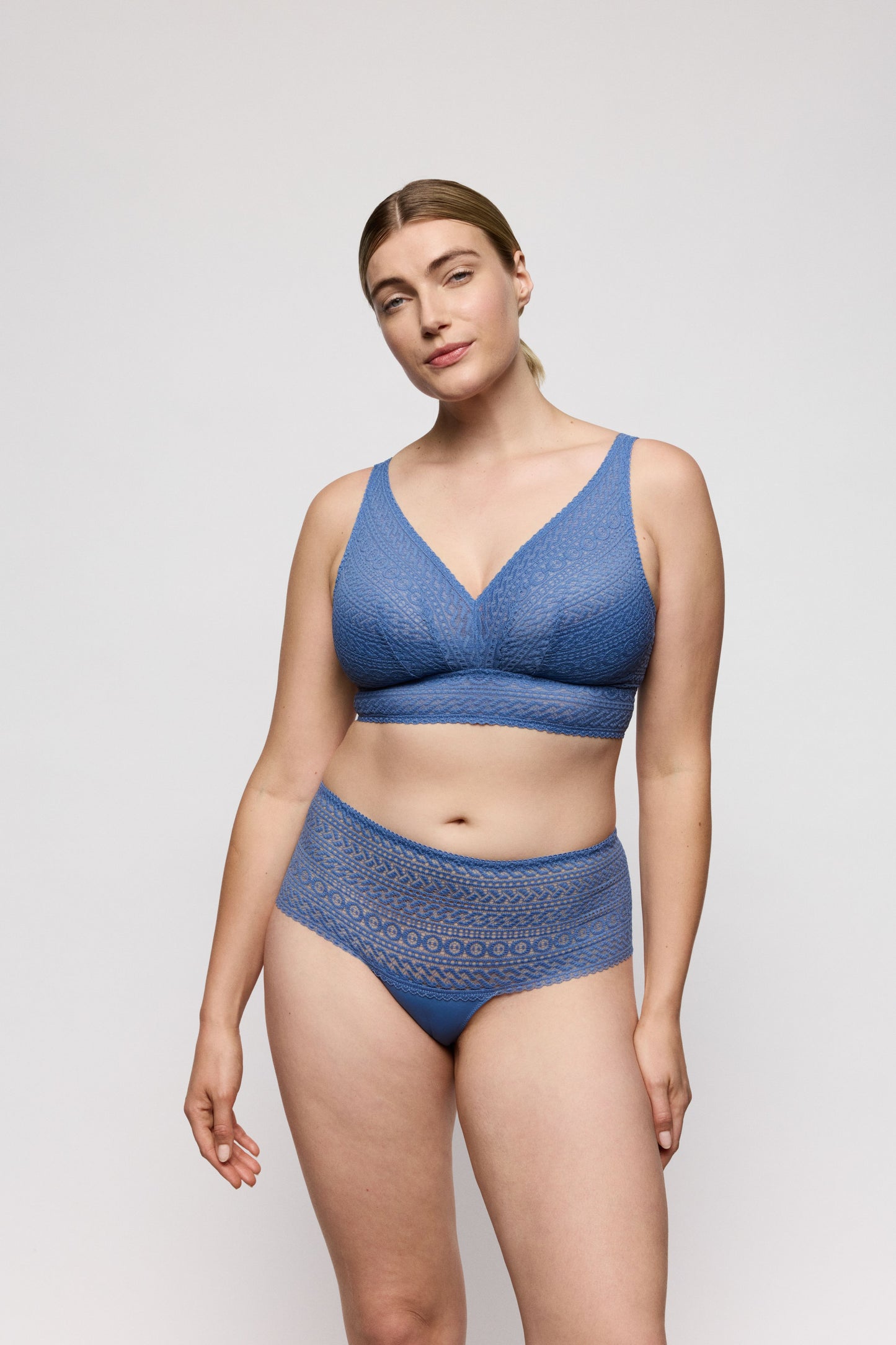 MONTARA Luxus String