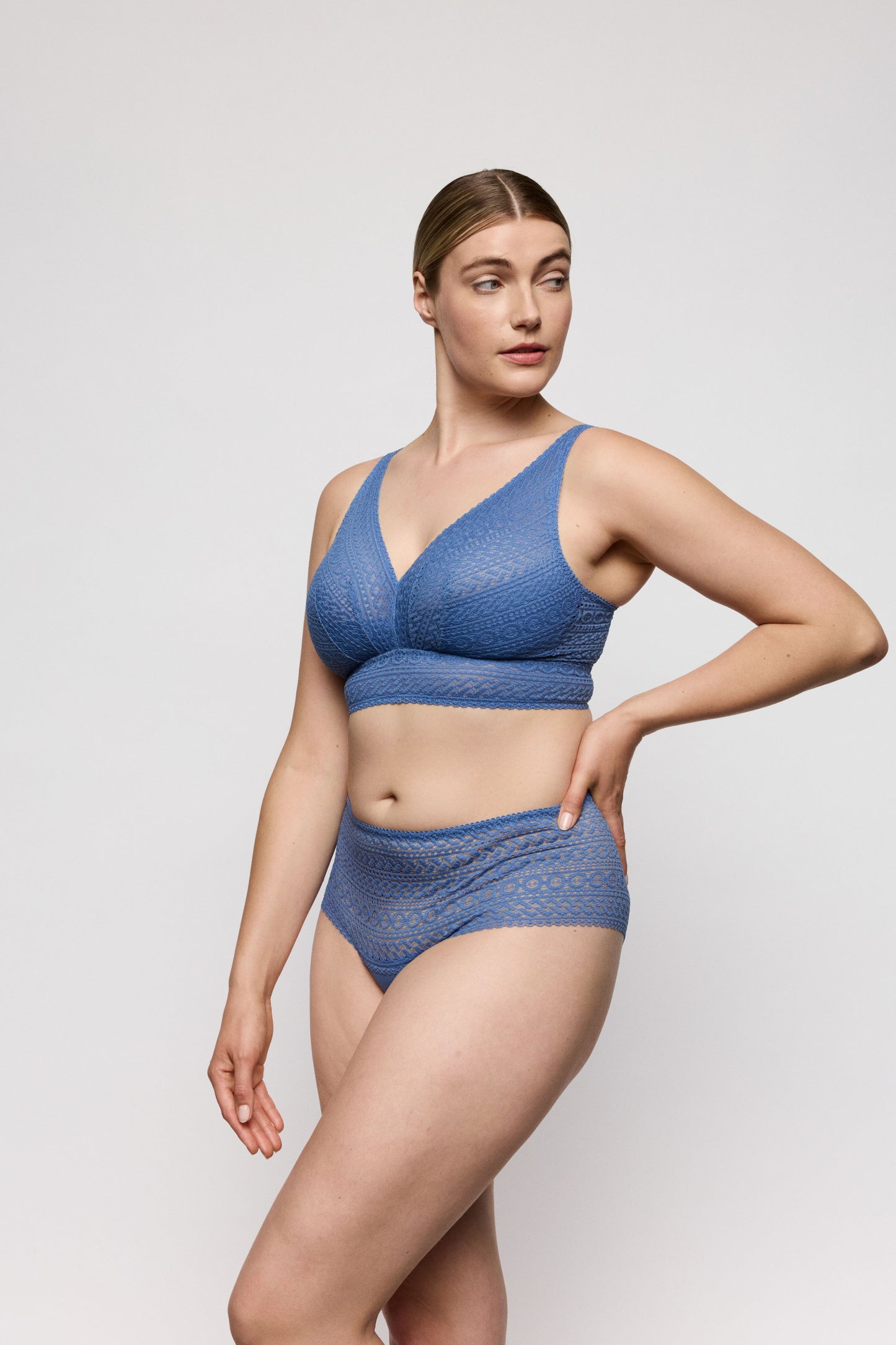 MONTARA Luxus String