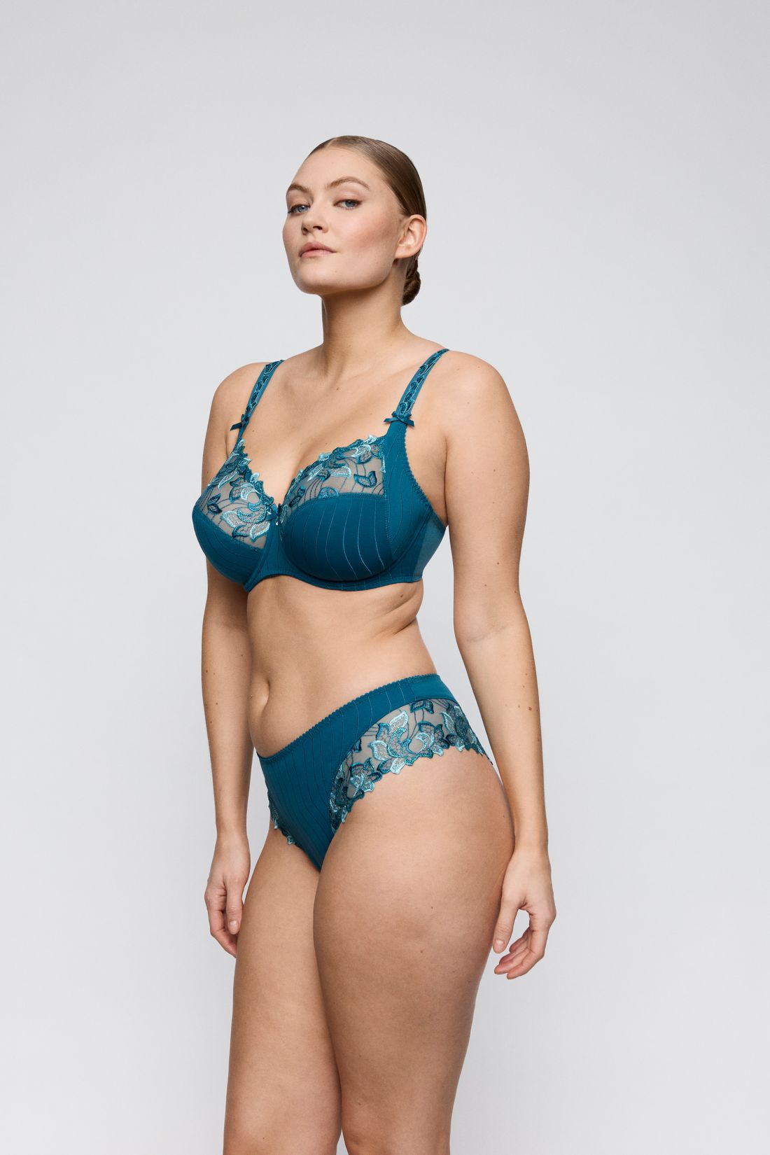 DEAUVILLE Luxus String