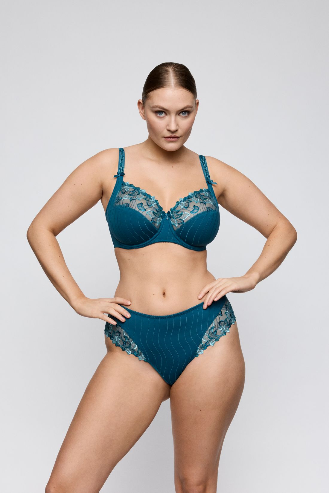 DEAUVILLE Luxus String