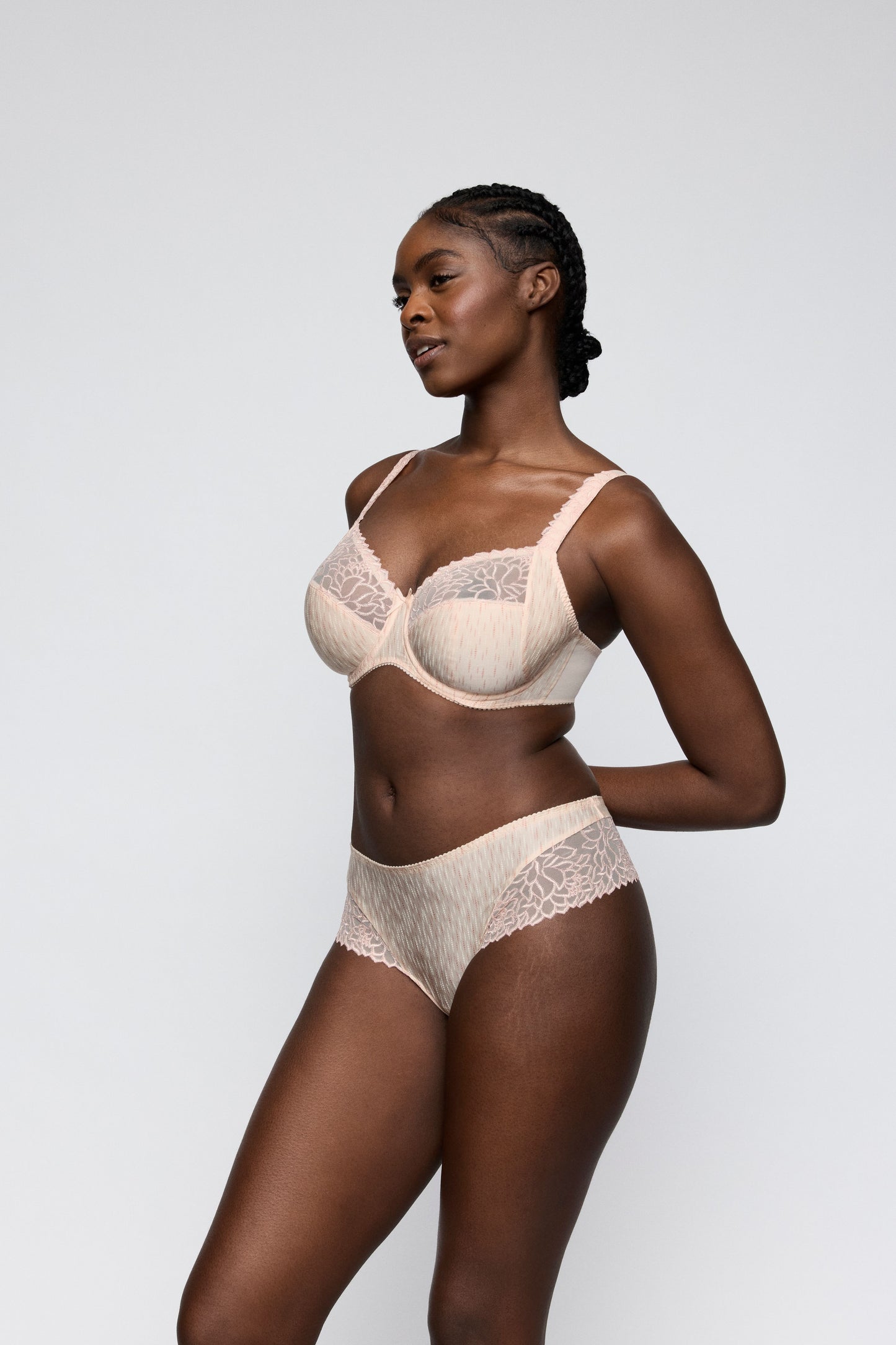 MONTERREY Luxus String