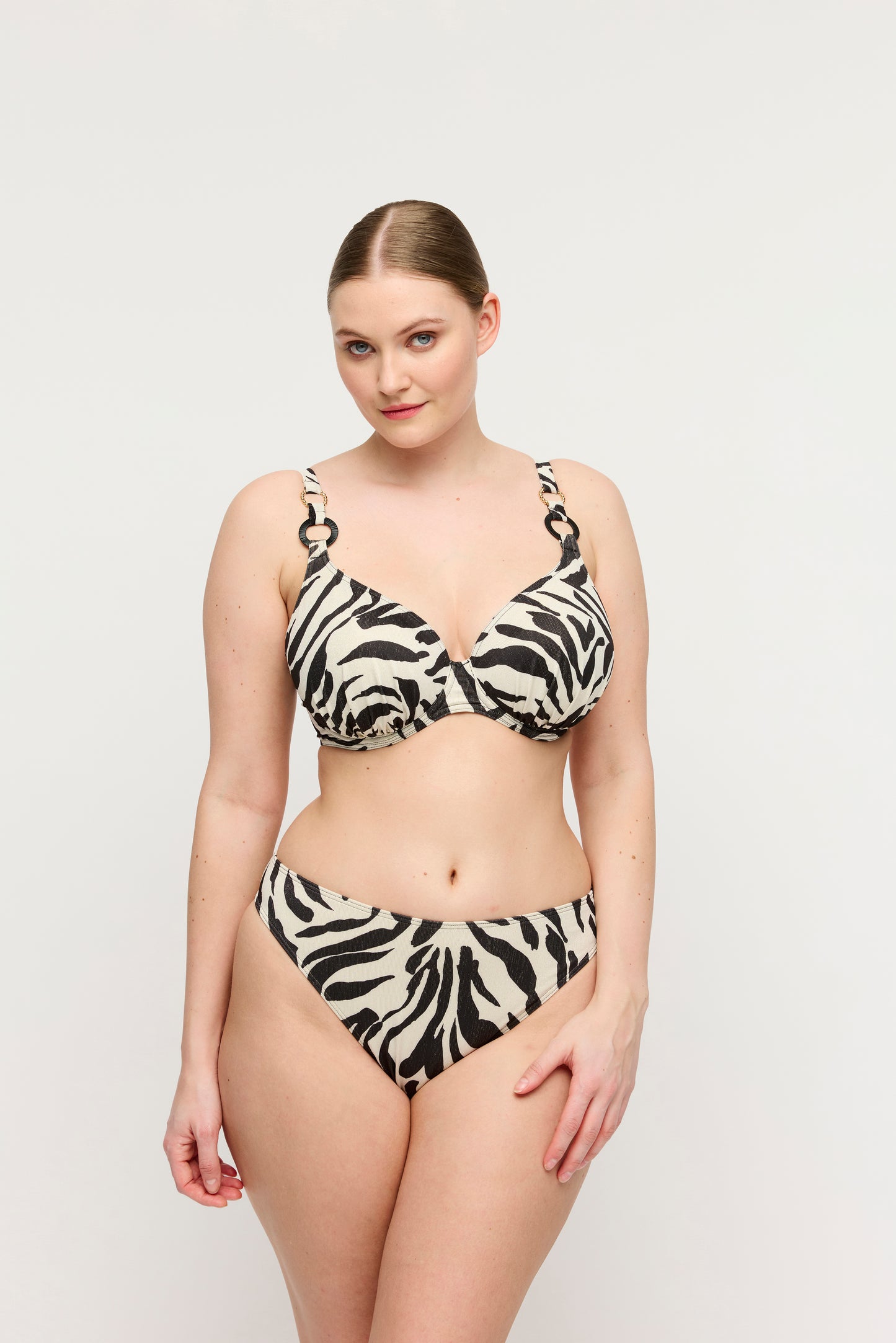 DALICE halb unterlegter Bikini tief.