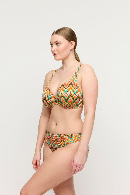 TUBOU halb unterlegter Bikini tief.