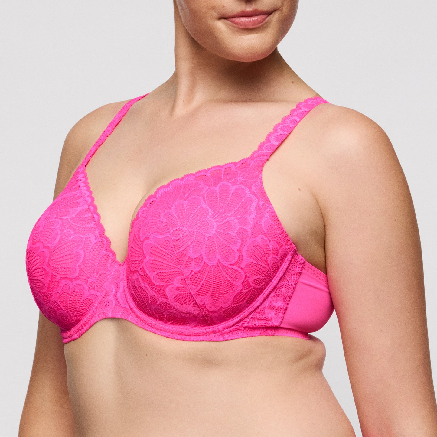 MOCUTO Unterlegter BH Herzform