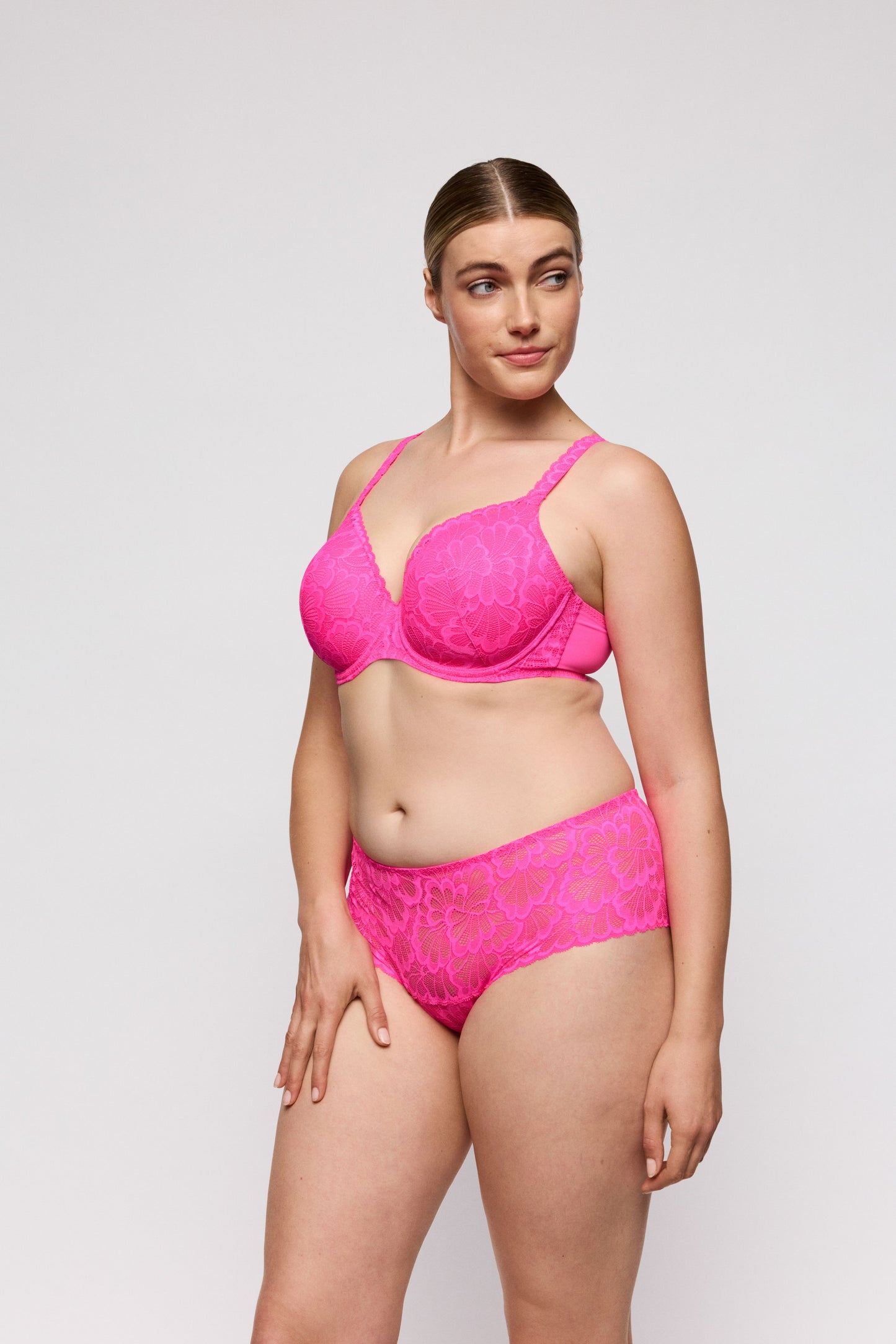 MOCUTO Unterlegter BH Herzform