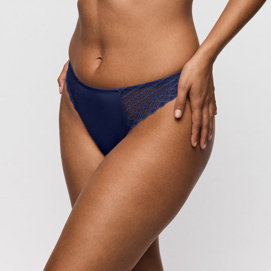 TWIST SIDE String