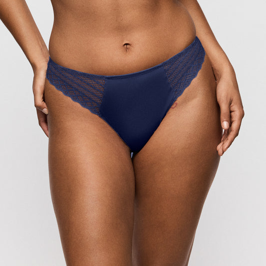 TWIST SIDE String