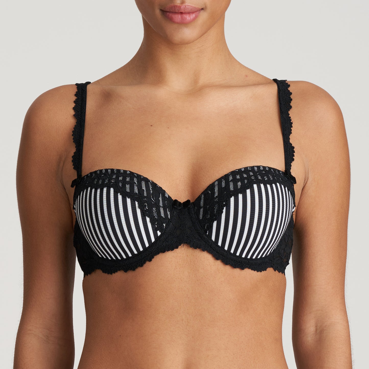 SYDNY Unterlegter BH (Tuxedo Black)