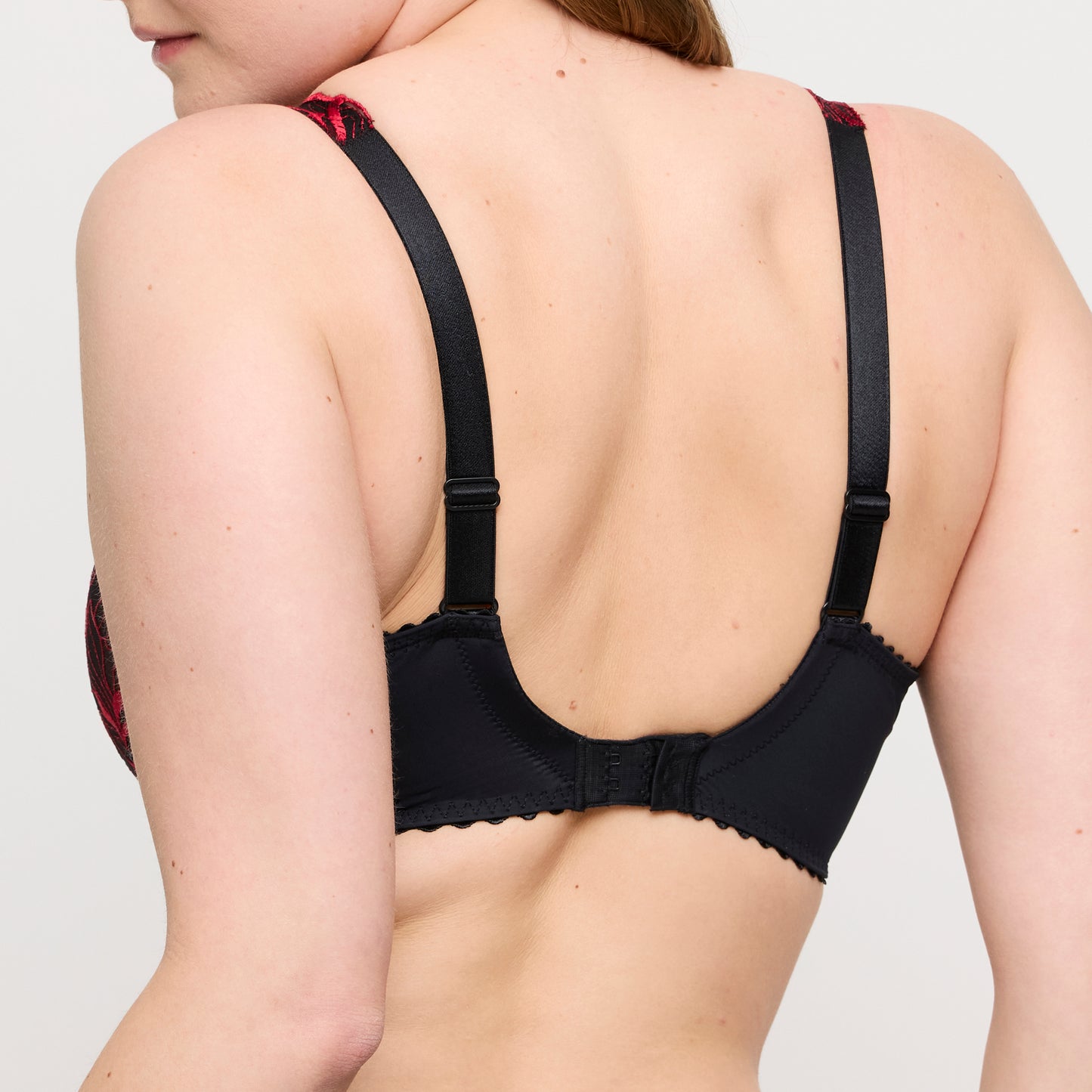 SPRINGDALE BH Vollschale (Black Rose) 70D